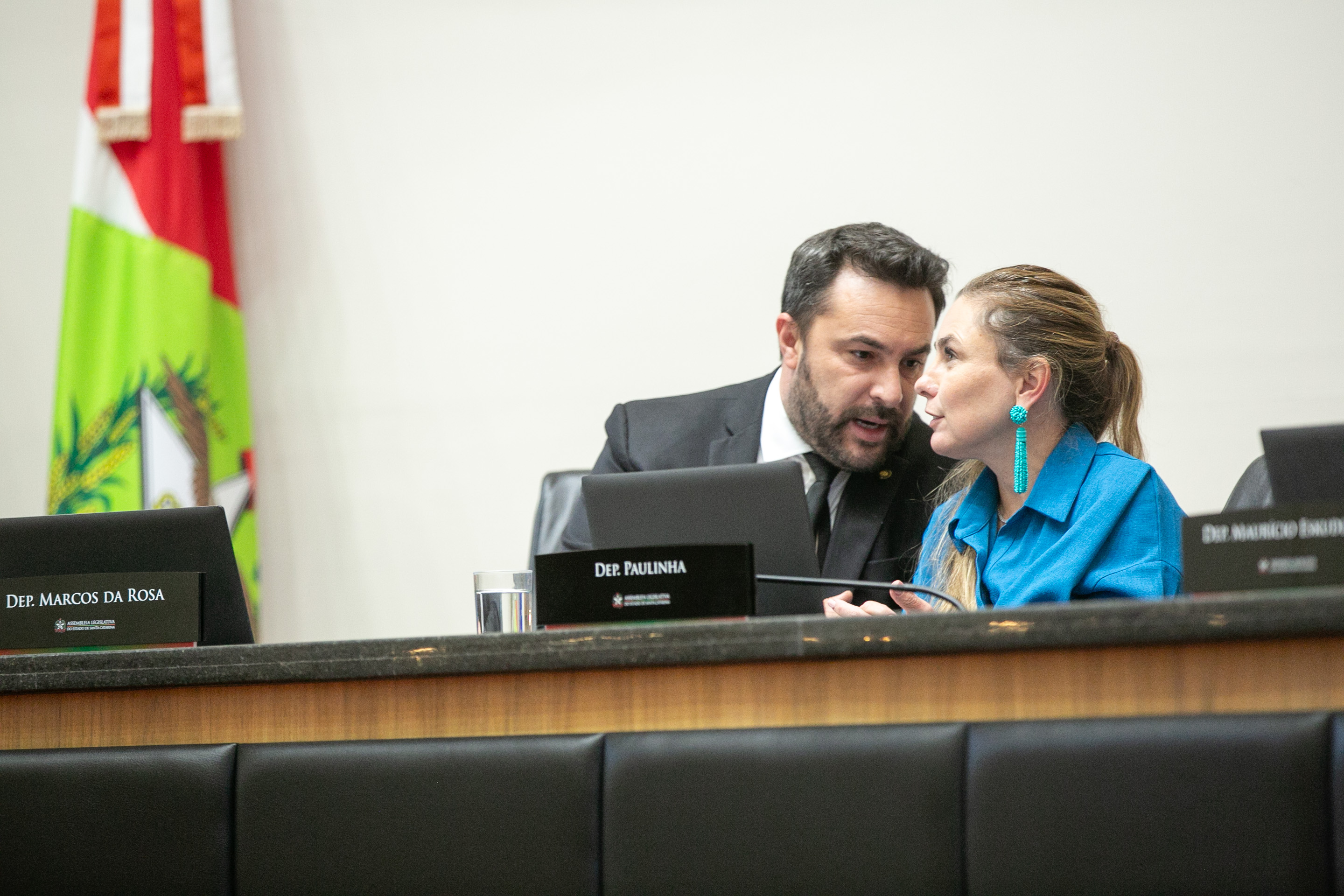 Deputado Marcius Machado (PL) e Deputada Paulinha (Podemos)