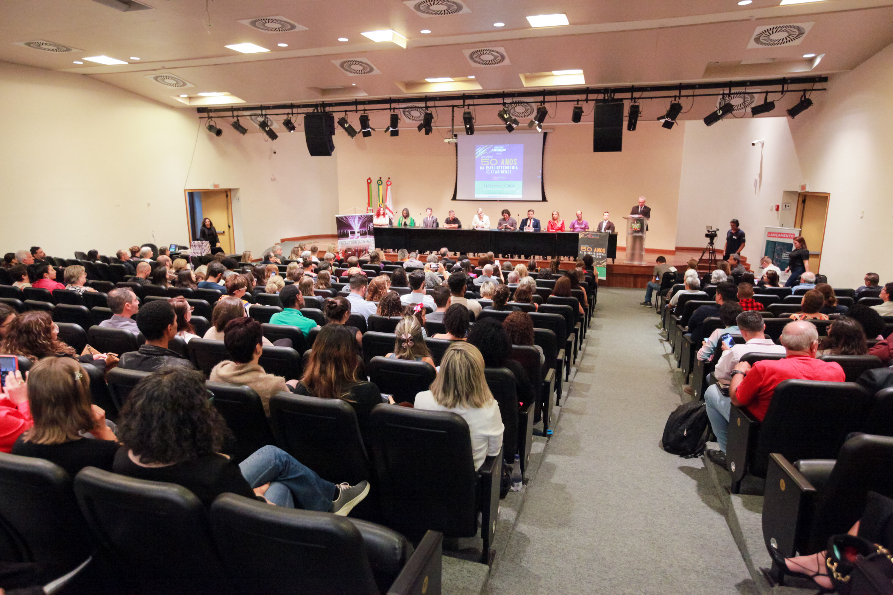 - Ato Parlamentar Solene em Homenagem aos 50 anos Biblioteconomia Catarinense