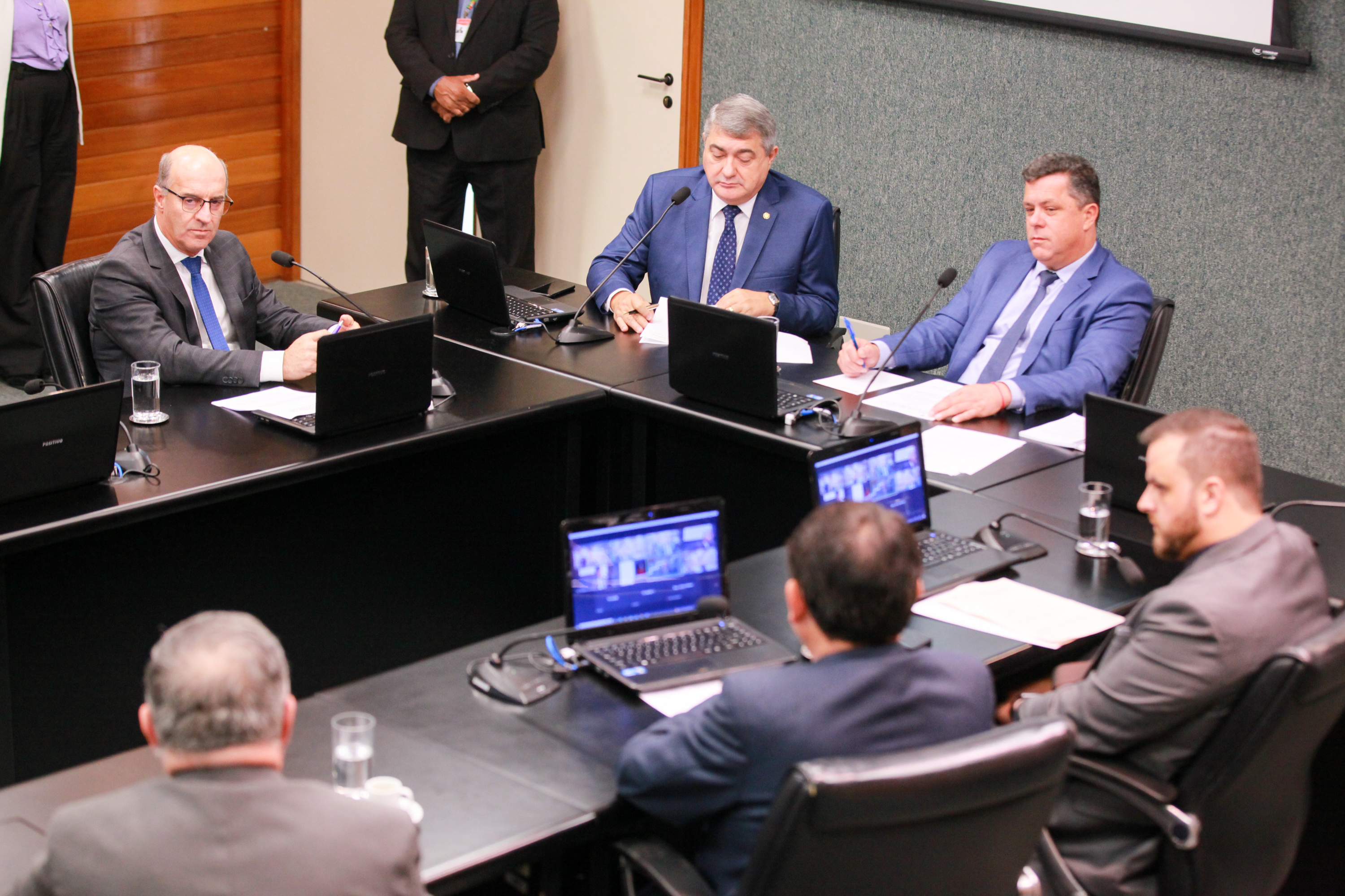 - Comissão de Trabalho, Administração e Serviço Públicos