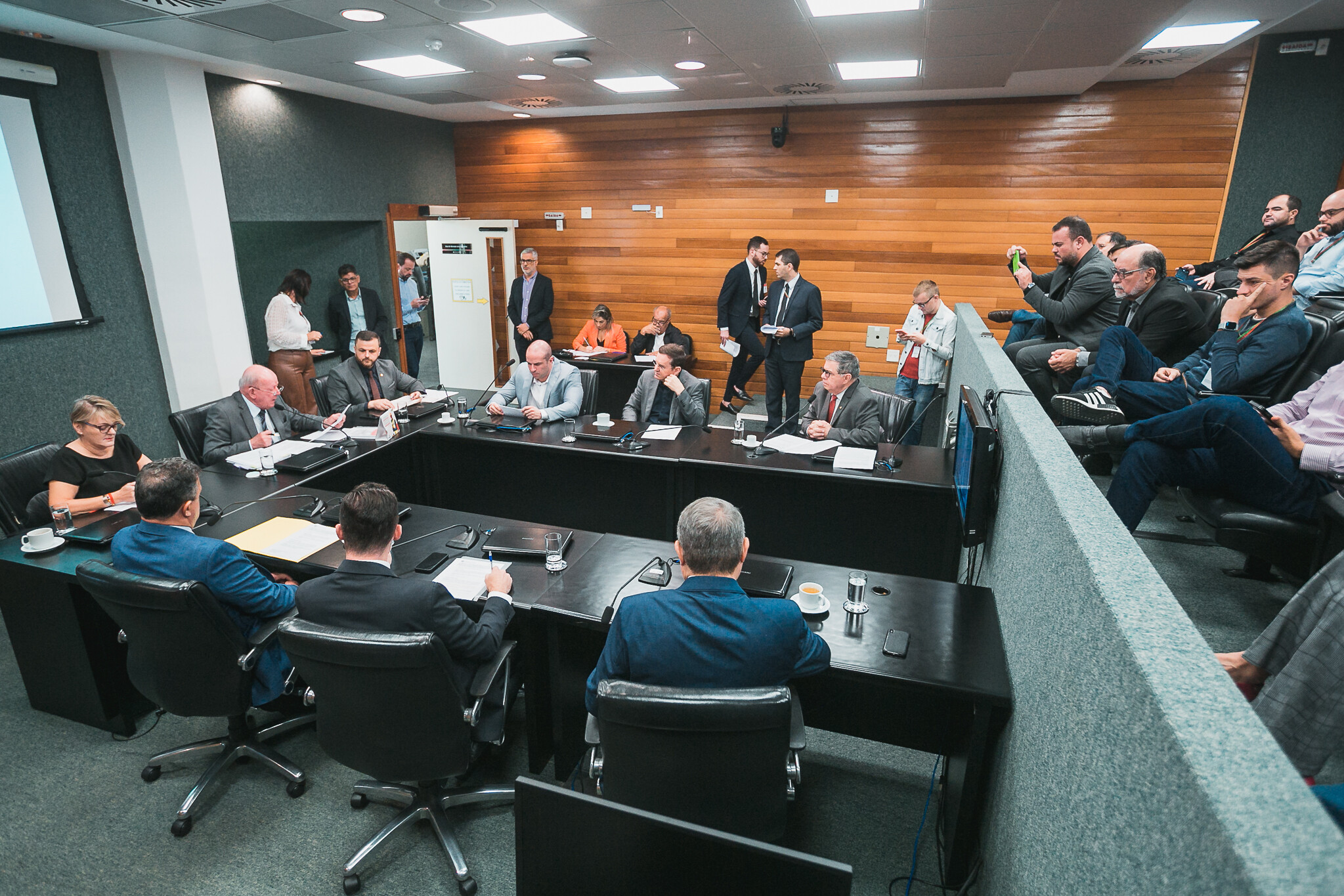 Acatado PL que aumenta grau de transparência nos contratos firmados pelo Estado