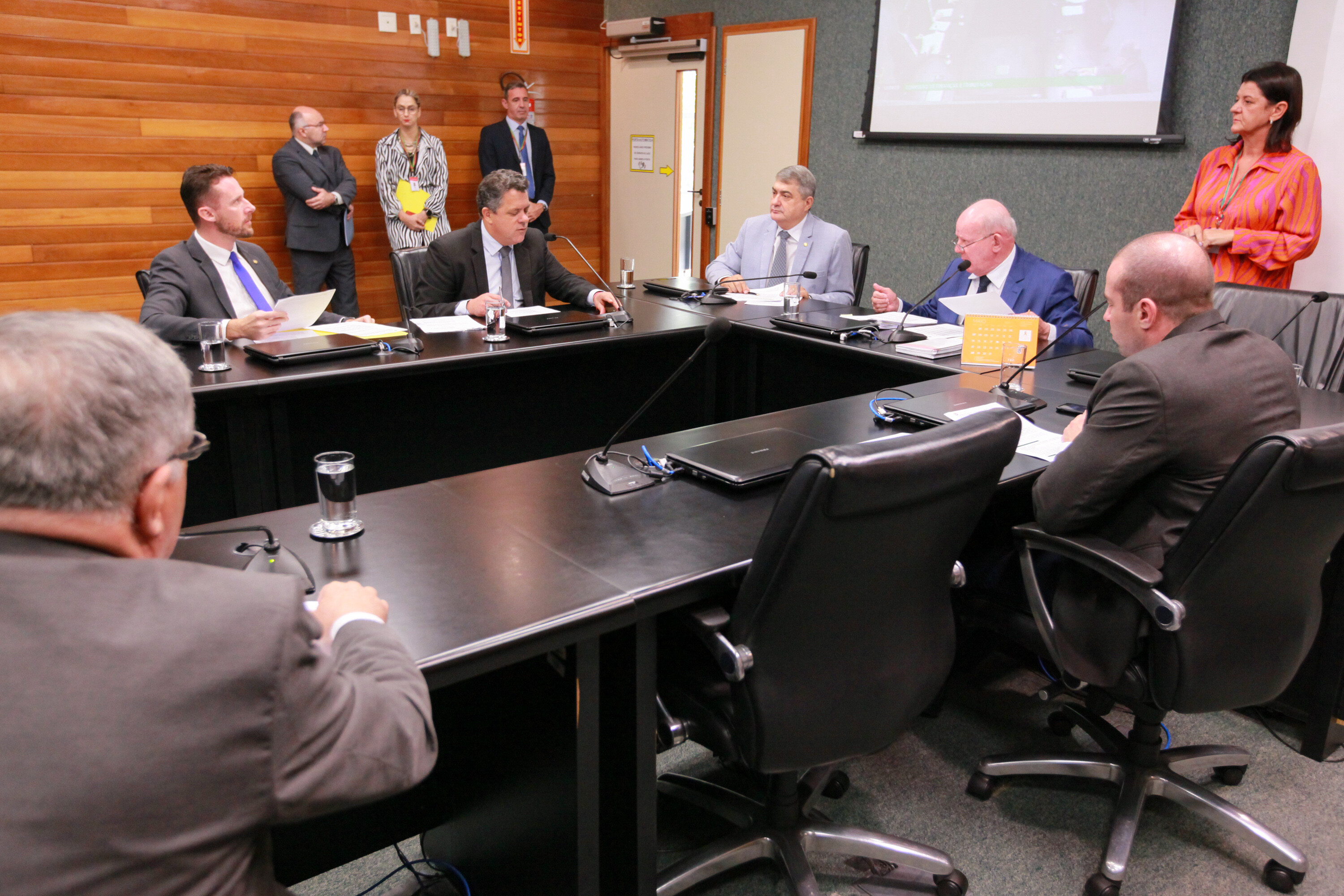 Finanças acata cessão de servidores à administradora do porto de SFS