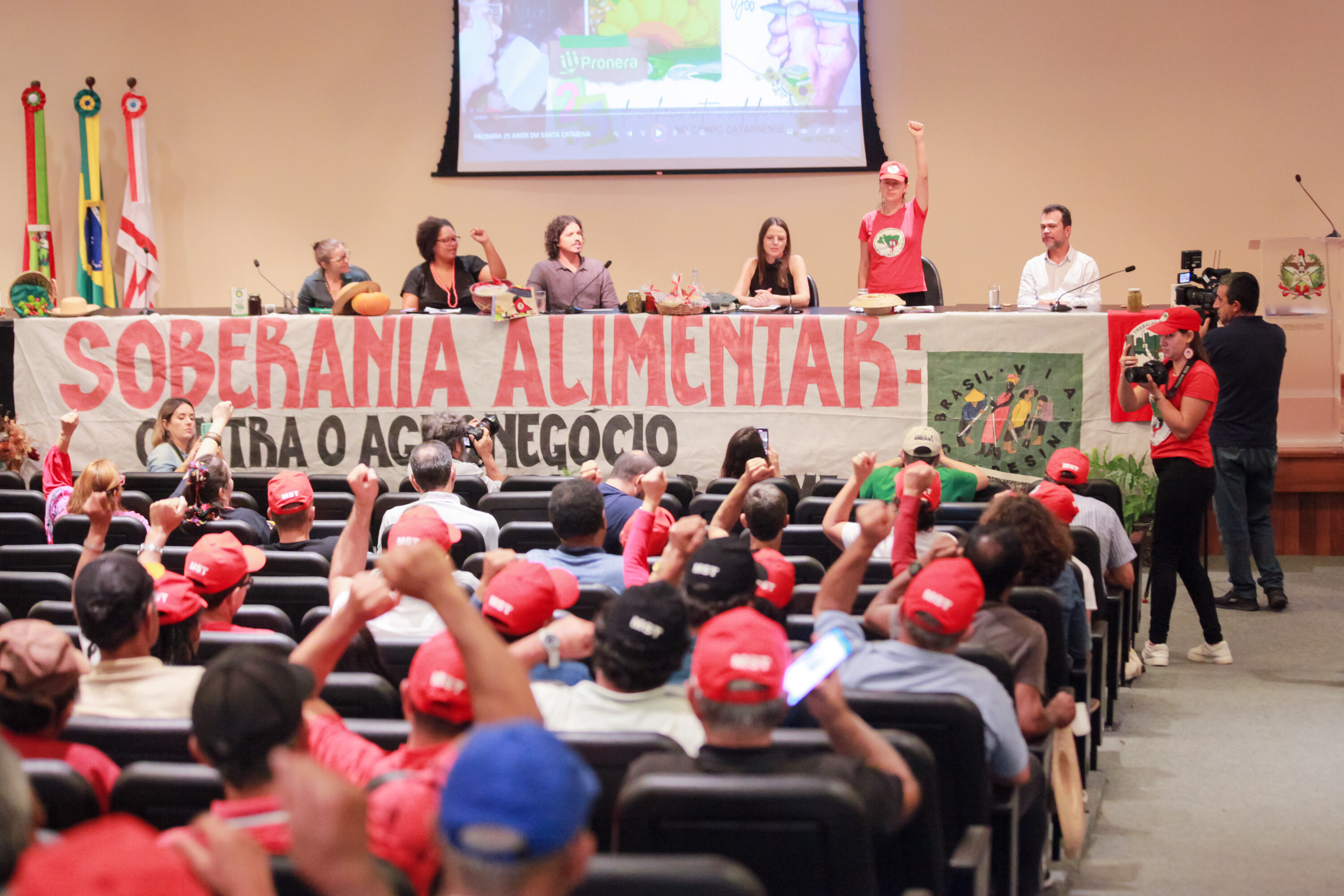 Jornada universitária sobre reforma agrária tem abertura oficial na Alesc