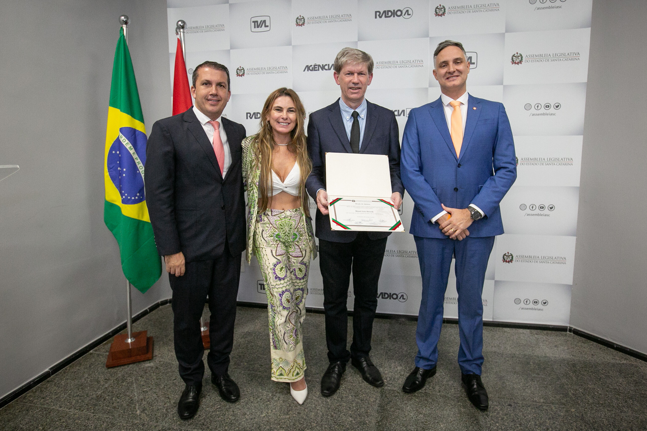 Unisul recebe moção de aplauso da Assembleia Legislativa