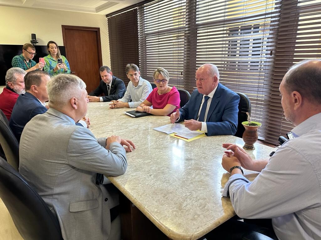 Bancada coordenada pelo deputado Marcos Vieira se reuniu nesta terça-feira (11). FOTO: Divulgação