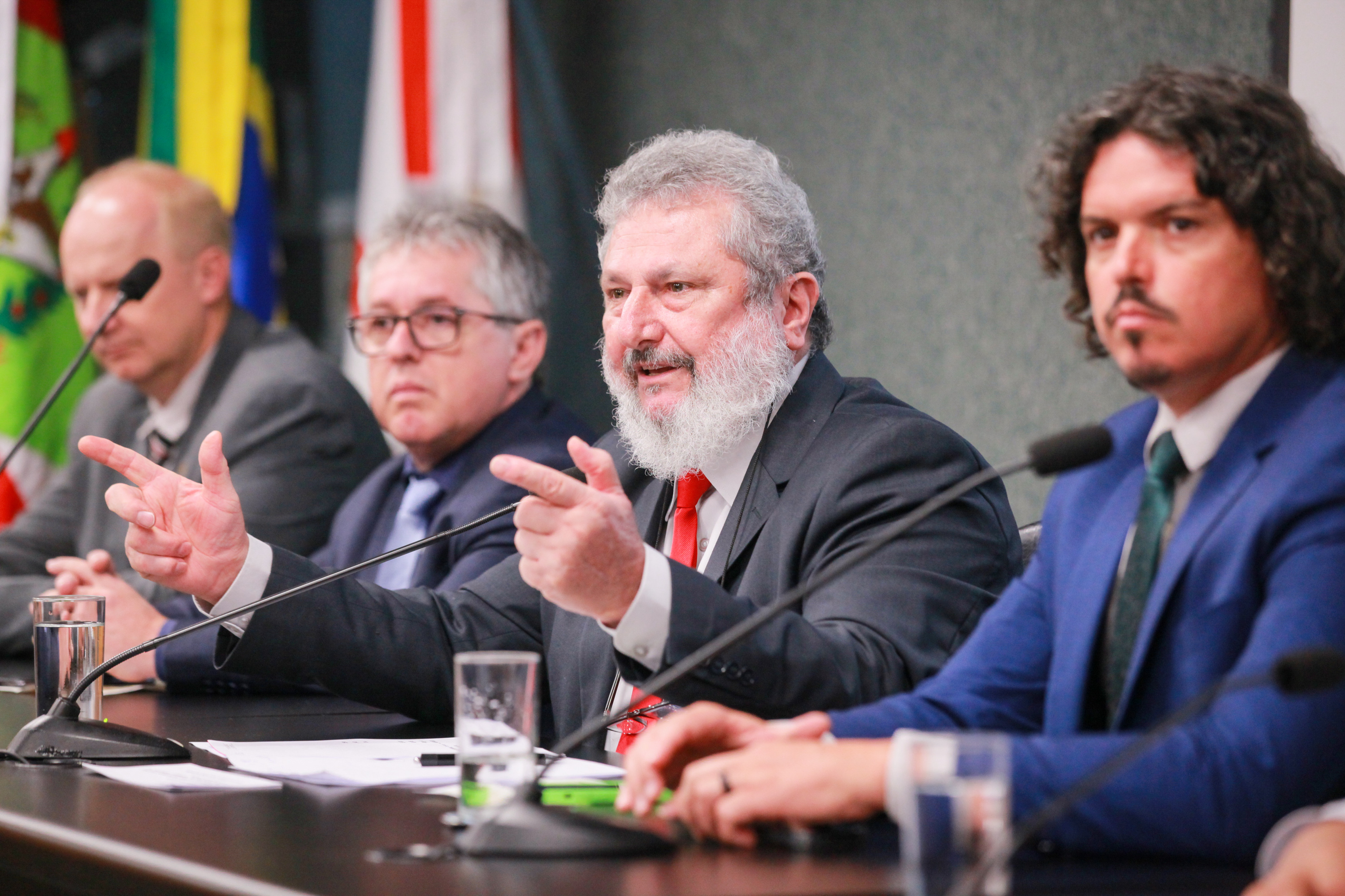 - Deputado Padre Pedro Baldissera (PT)