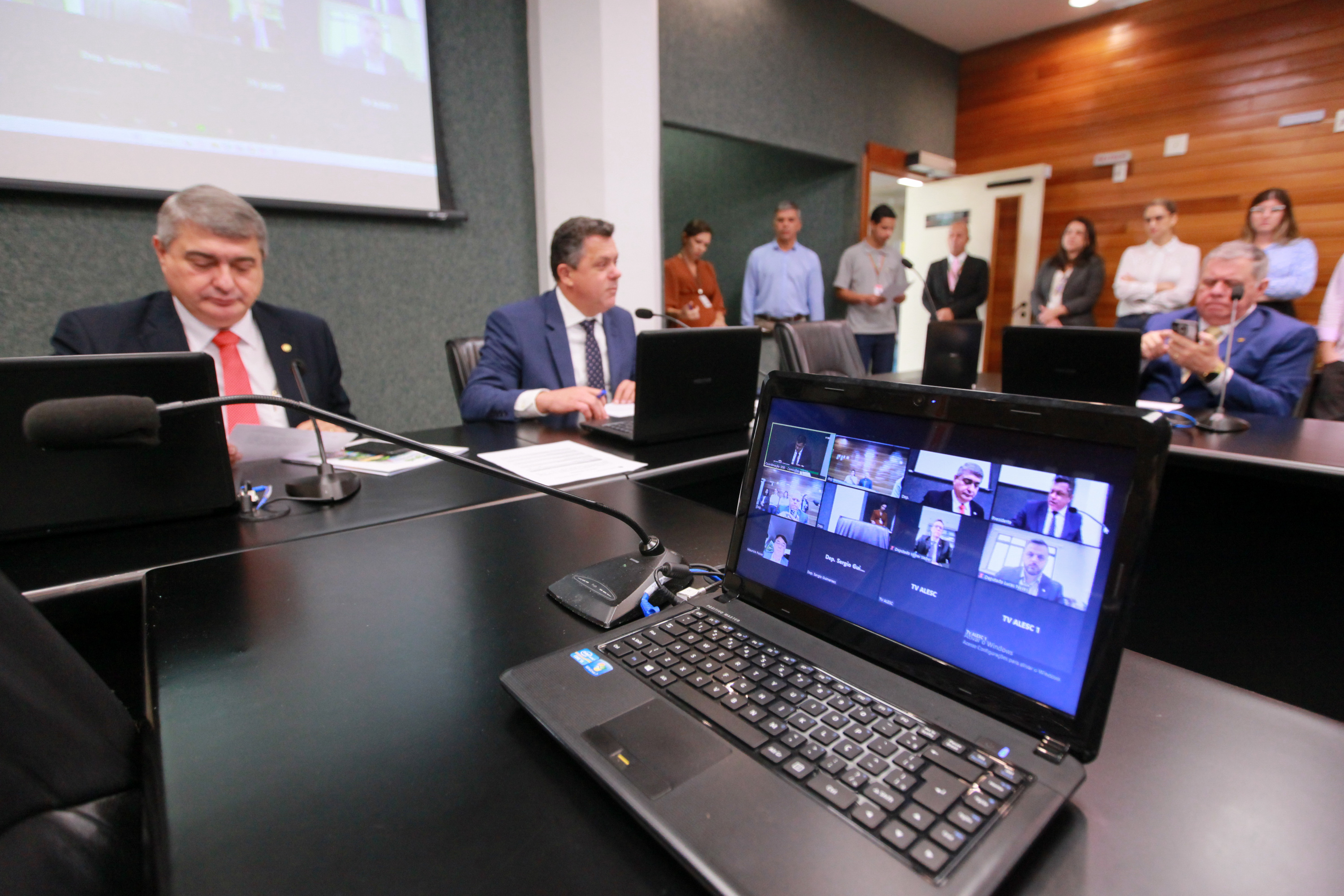 - Comissão de Trabalho, Administração e Serviço Público