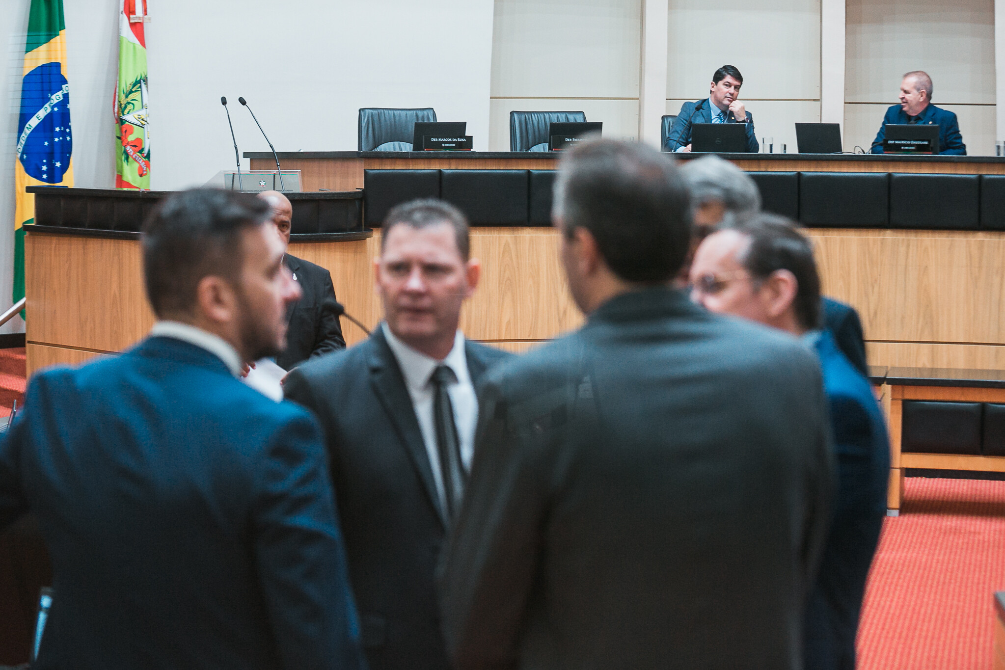 Deputados repercutem proposta do governo para universidades gratuitas