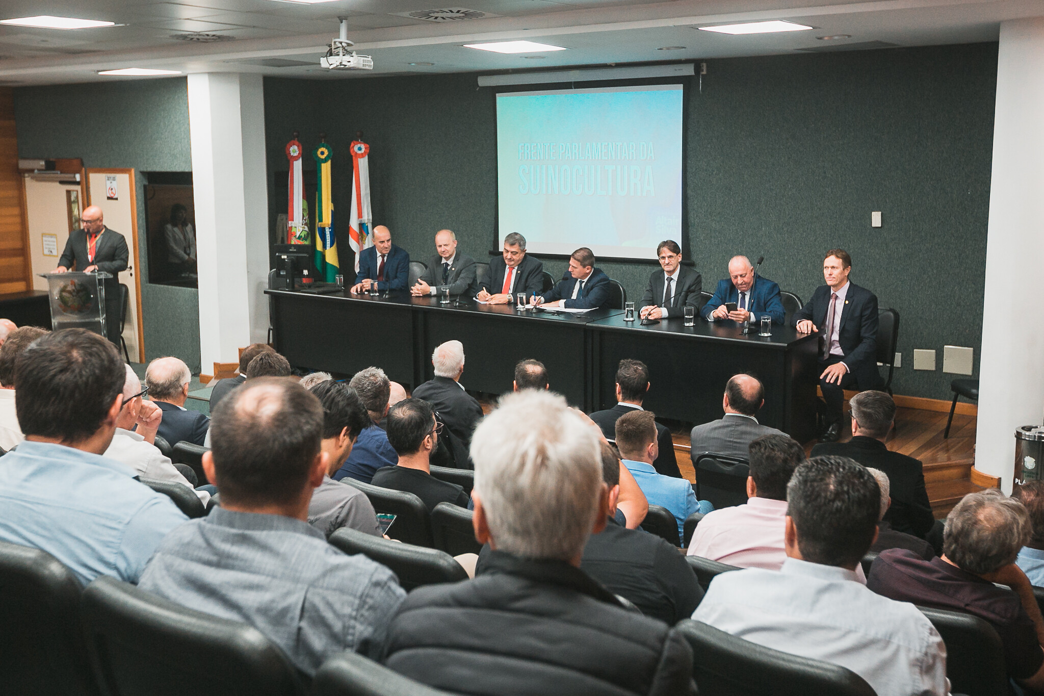 Frente Parlamentar da Suinocultura ouve demandas do setor