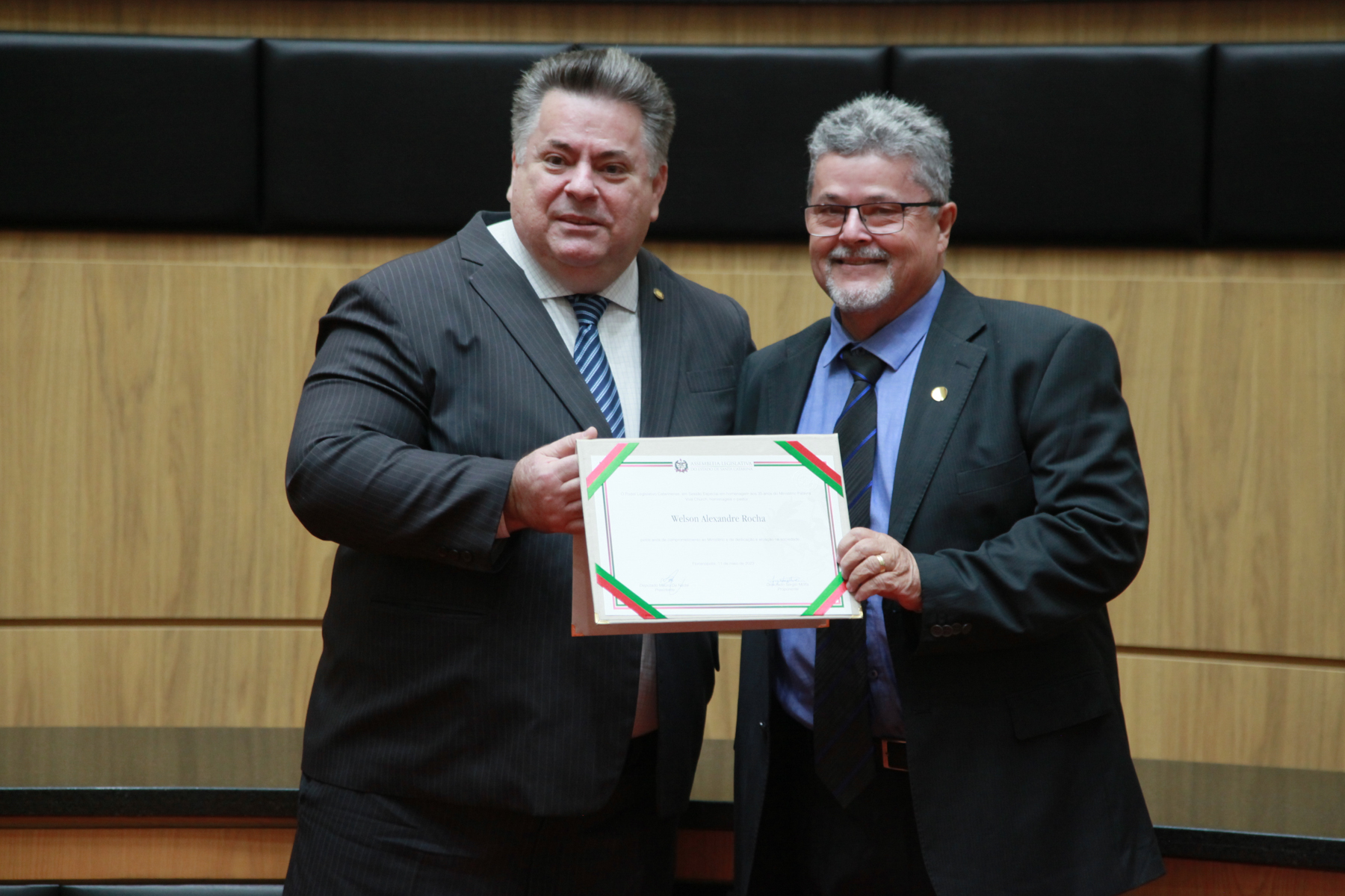 Sessão Especial em homenagem aos 35 anos do Ministério da Palavra Viva Church