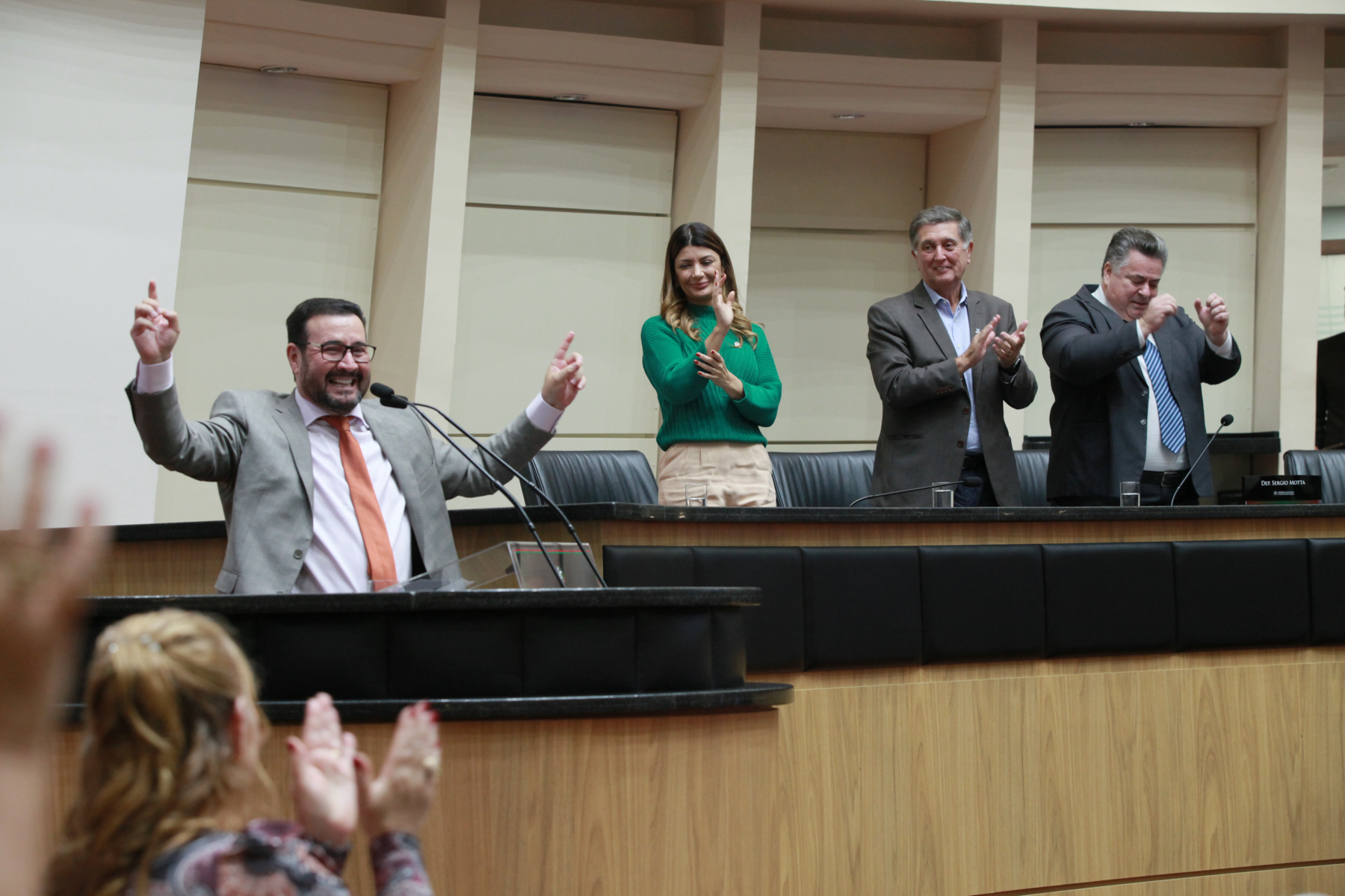 Sessão Especial em homenagem aos 35 anos do Ministério da Palavra Viva Church