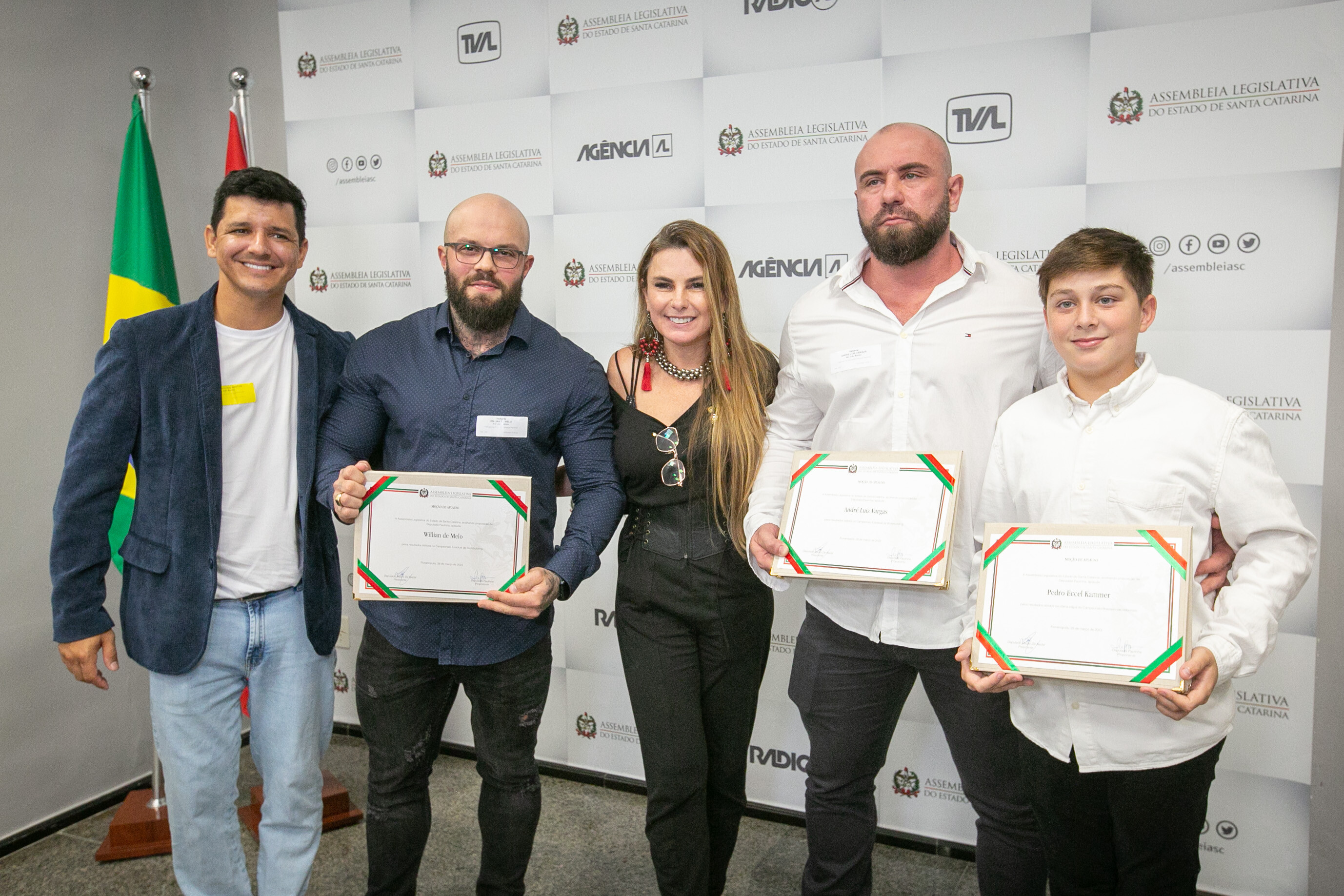Atletas campeões de São João Batista recebem moção de aplauso