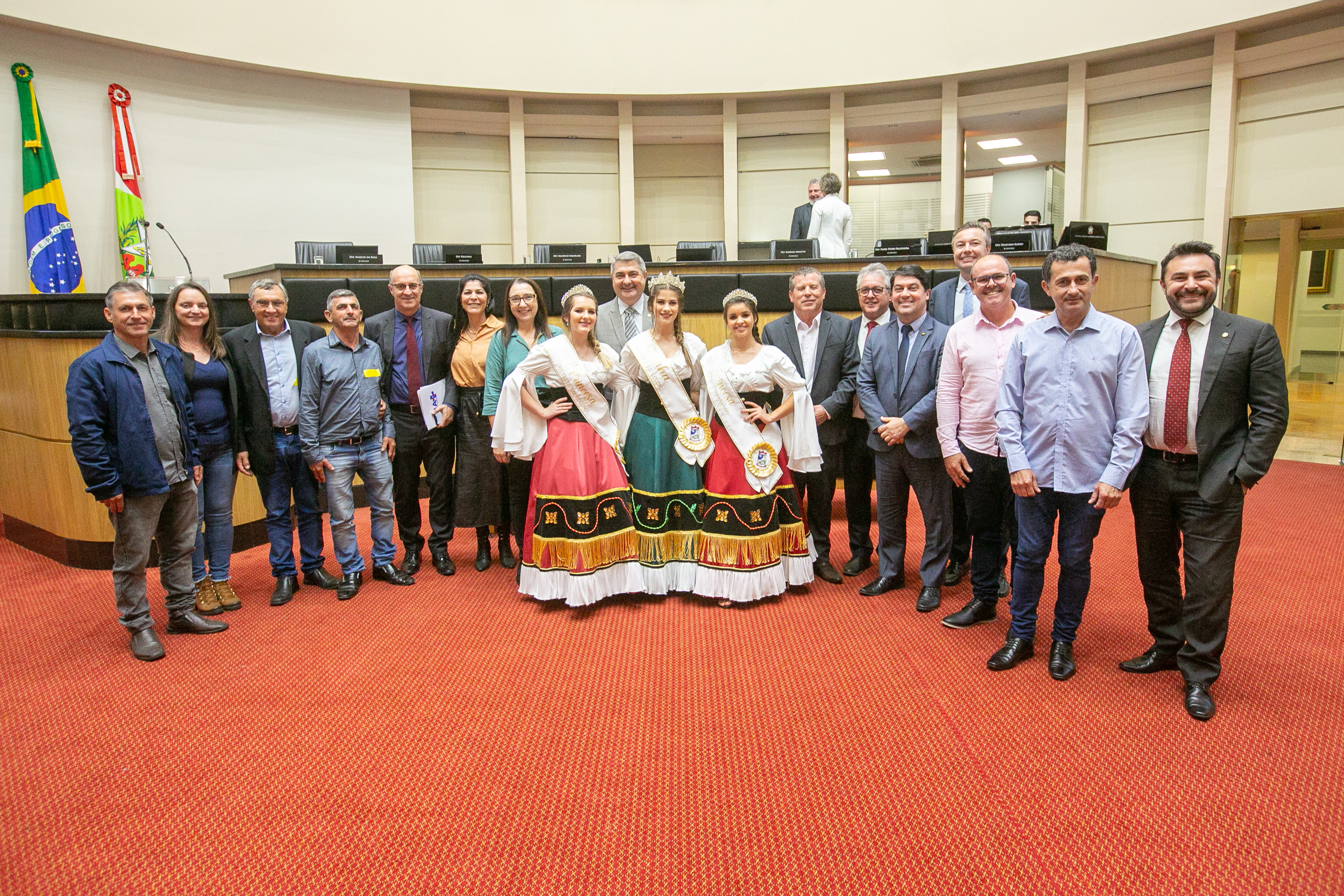 INTERRUPÇÃO DA SESSÃO – Festa do Colono em São João do Sul