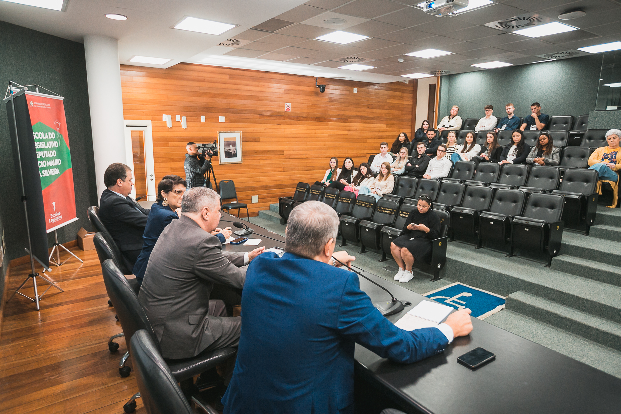 Estágio-Visita – Mesa Redonda com os Deputados