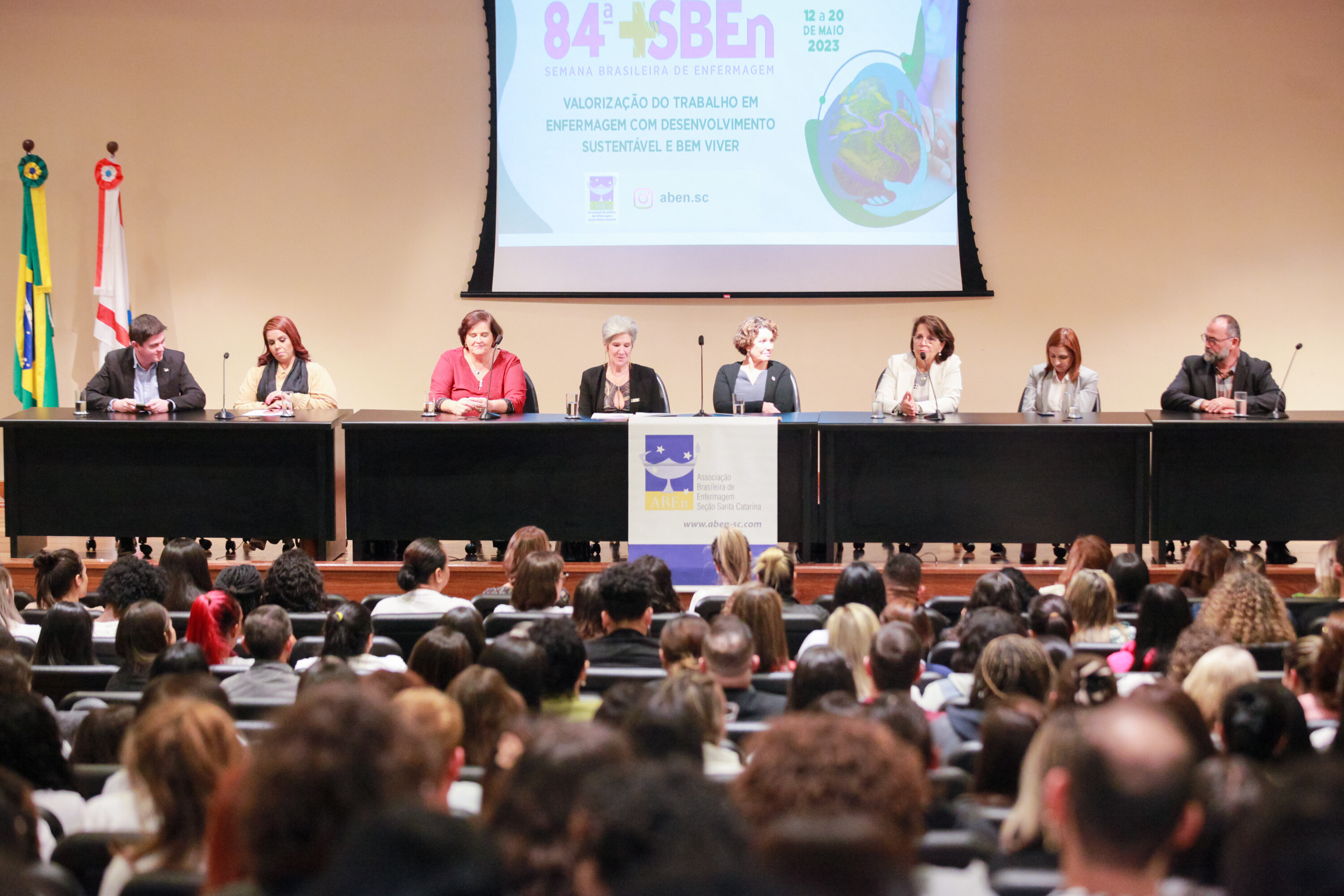 Parlamento é palco da abertura da Semana Brasileira da Enfermagem