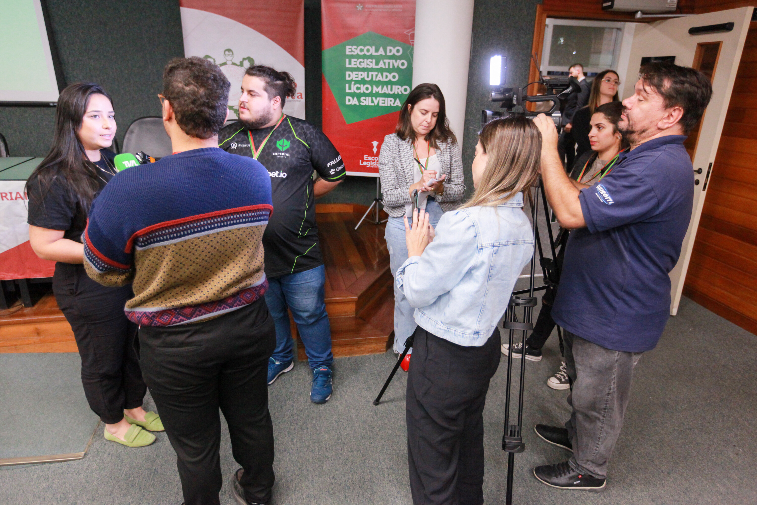 Assembleia recebe universitários no programa Estágio-Visita
