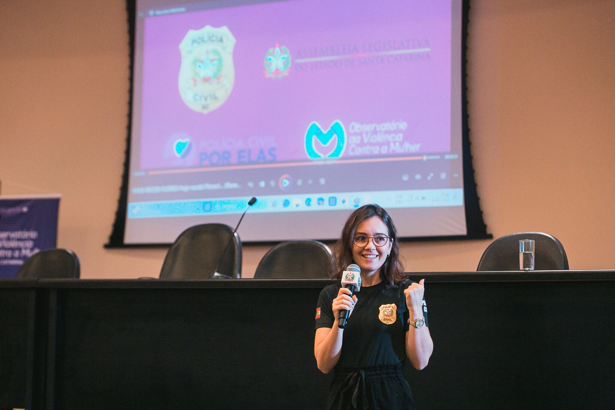 Feminicídio é tema de palestras a estagiários da Alesc
