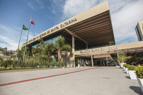Aviso de pauta: Entrega do projeto Universidade Gratuita
