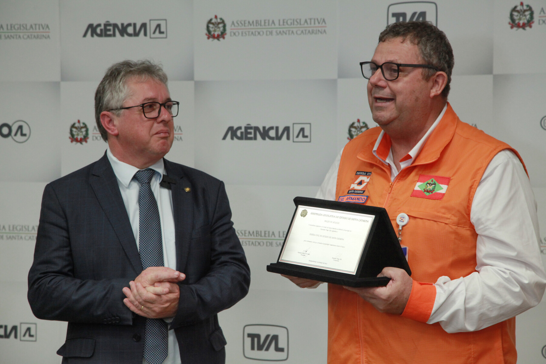 Assembleia homenageia Defesa Civil por 50 anos de atuação em SC