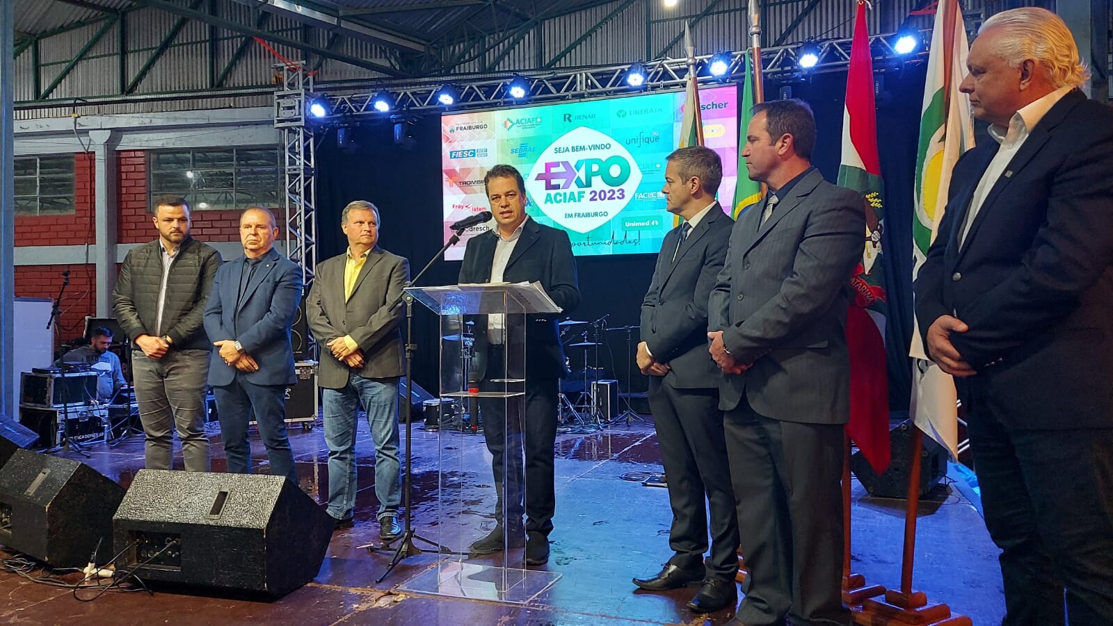 Deputado Rodrigo Minotto na abertura da feira em Fraiburgo