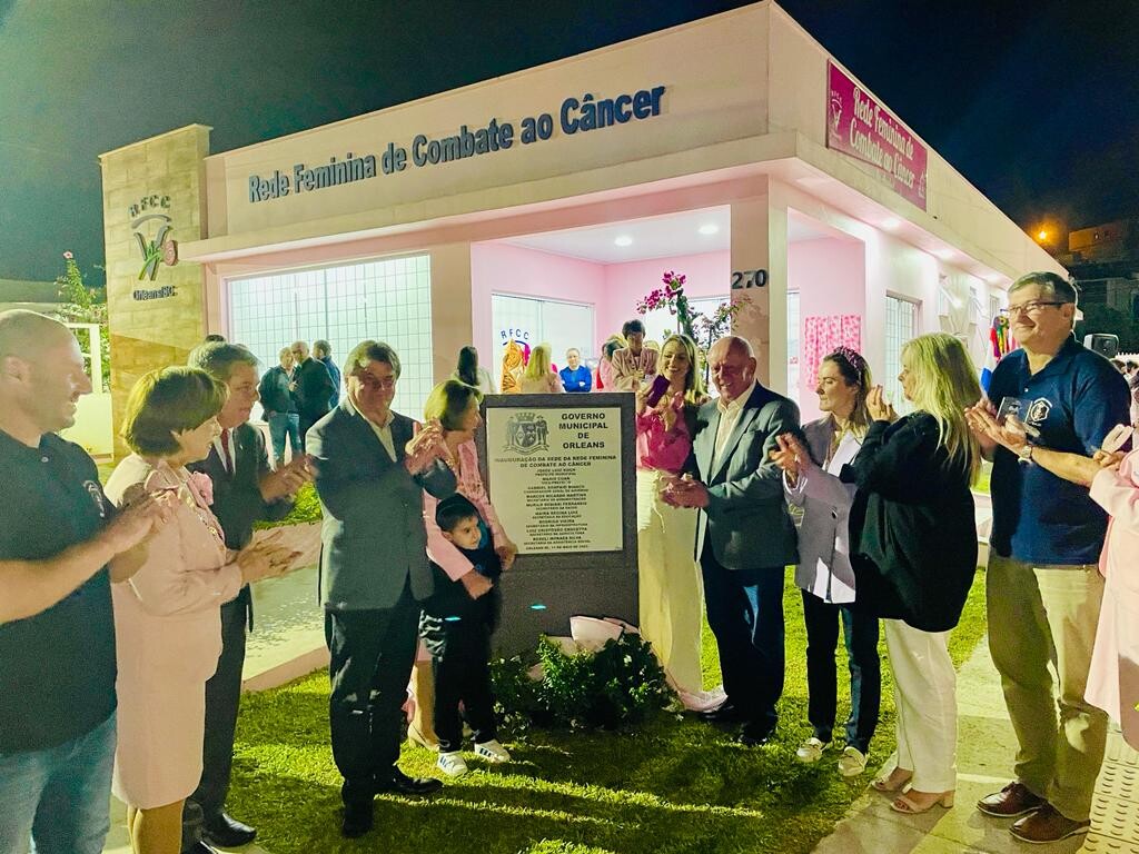 Marcos Vieira entrega prédio da Rede Feminina de Combate ao Câncer de Orleans