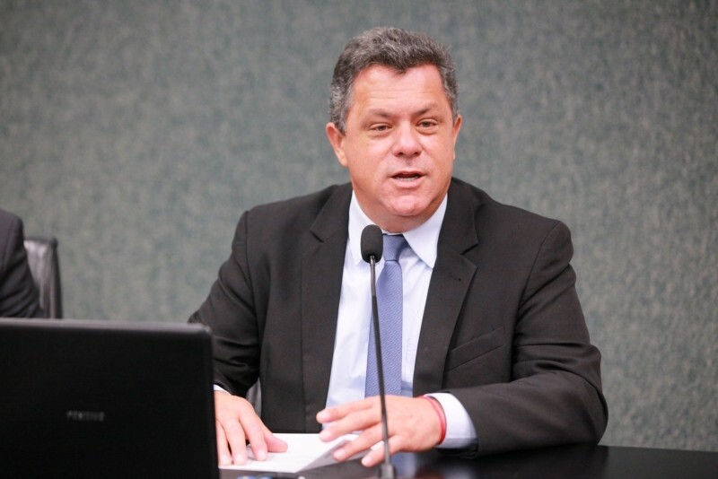 Deputado Ivan Naatz, preside a Comissão do Trabalho, Administração e Serviço Público da Alesc