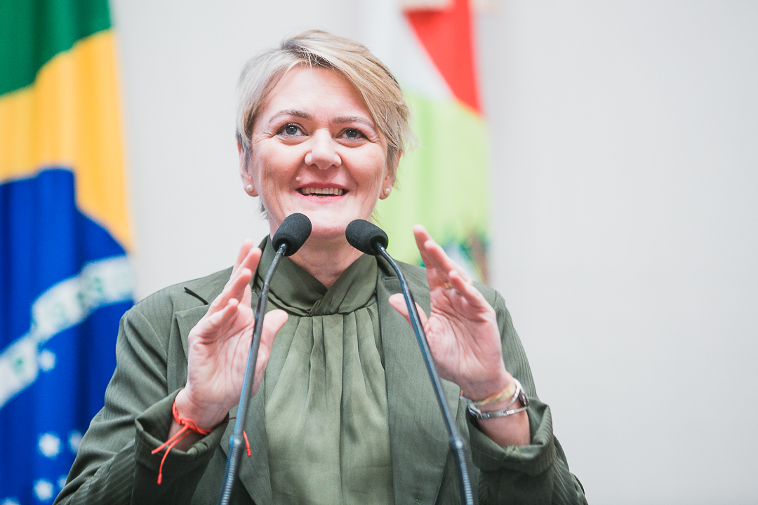 - Deputada Luciane Carminatti (PT)