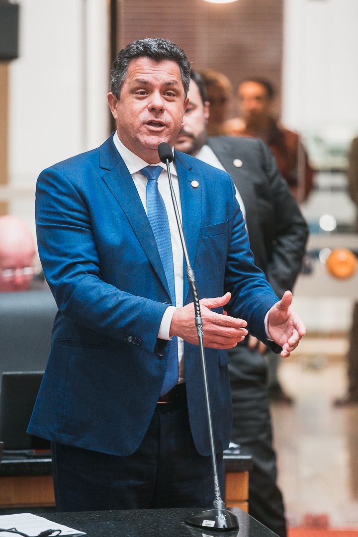 - Deputado Ivan Natz (PL)