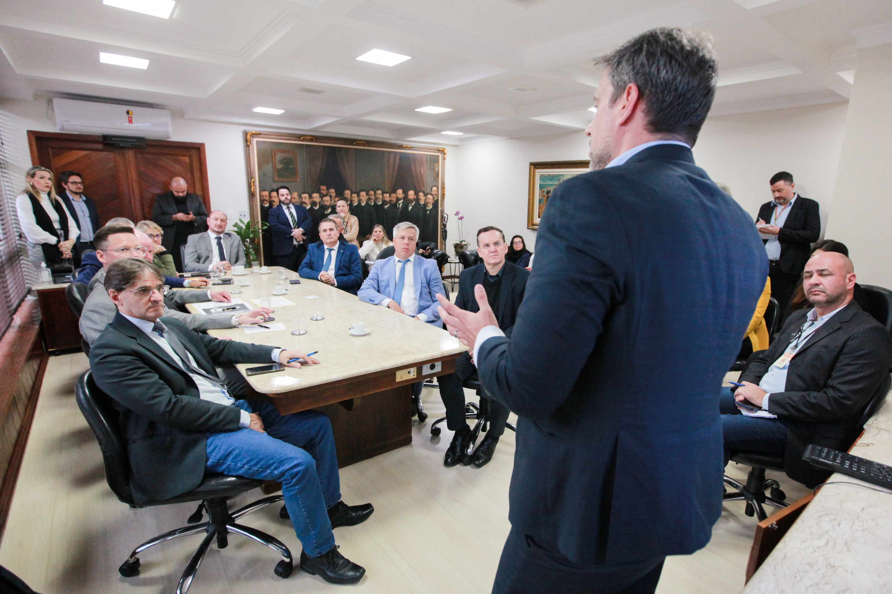 Bancada do Oeste promove reunião com dirigente da Azul Linhas Aéreas