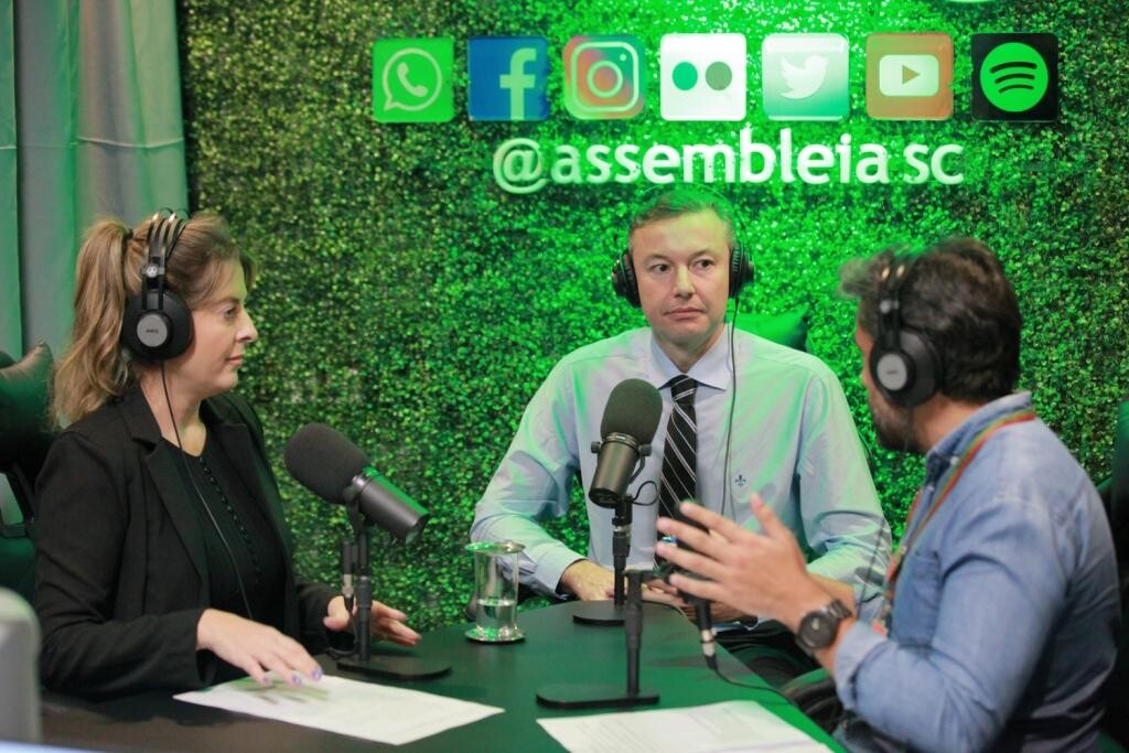 Comunicação da Alesc produz novo conteúdo para podcast e videocast