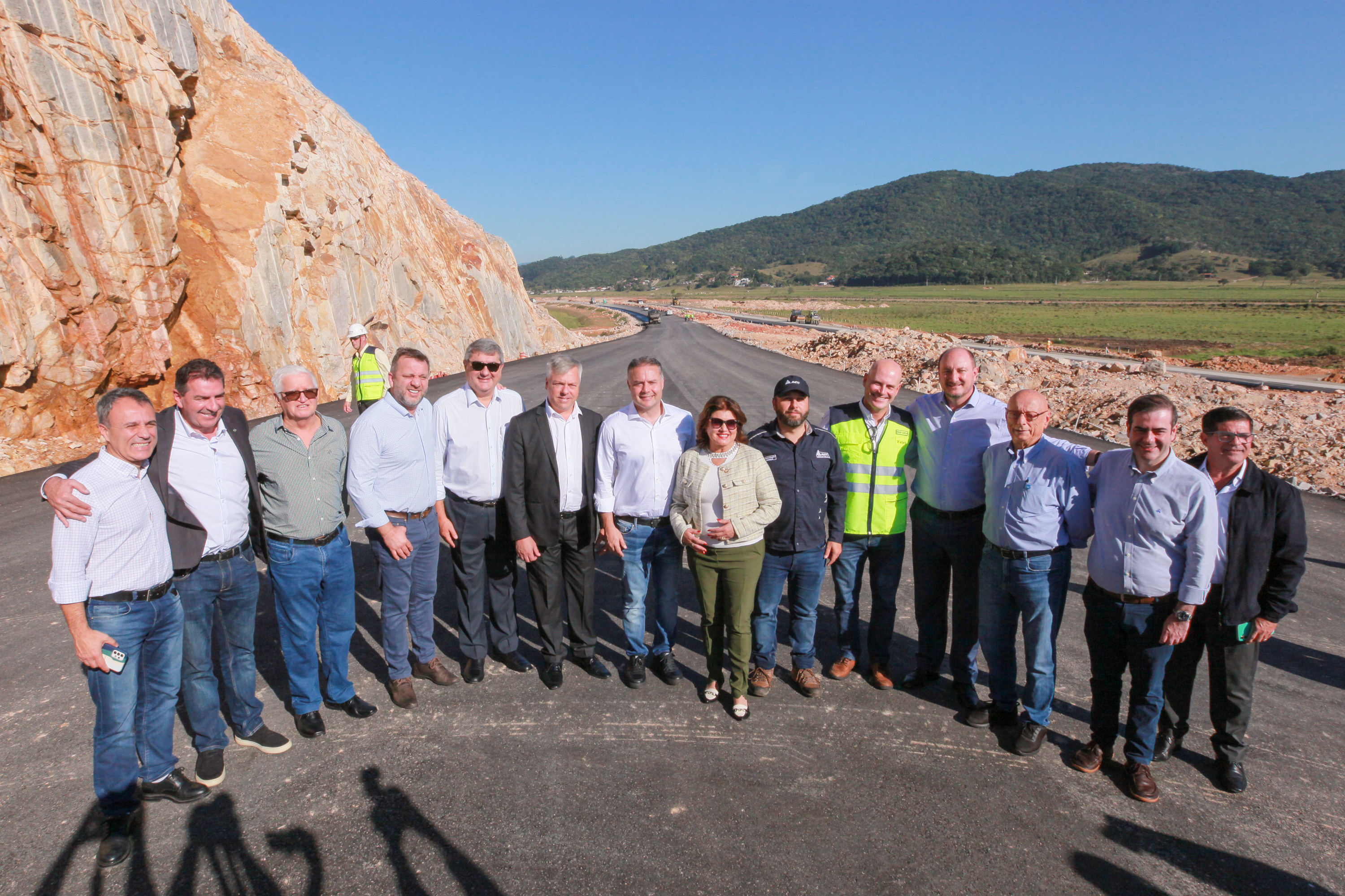 Presidente Mauro de Nadal visita contorno viário com Ministro dos Transportes Renan Filho