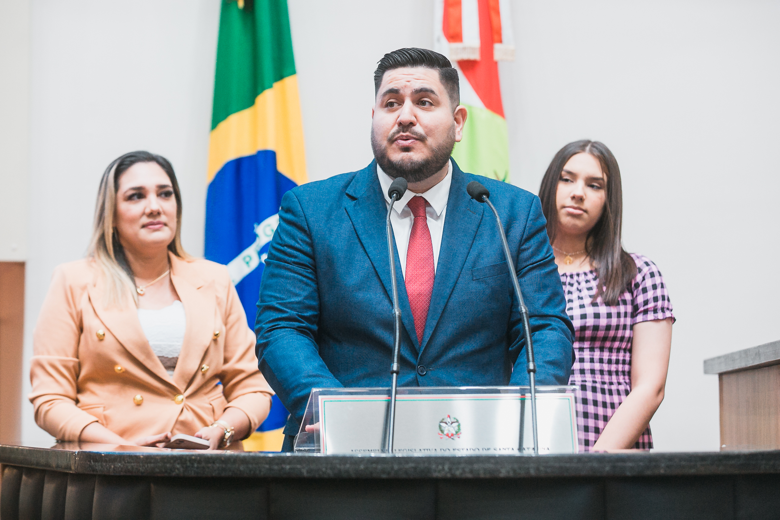 Suspensão de Sessão - Pastor Jorge Carrasco