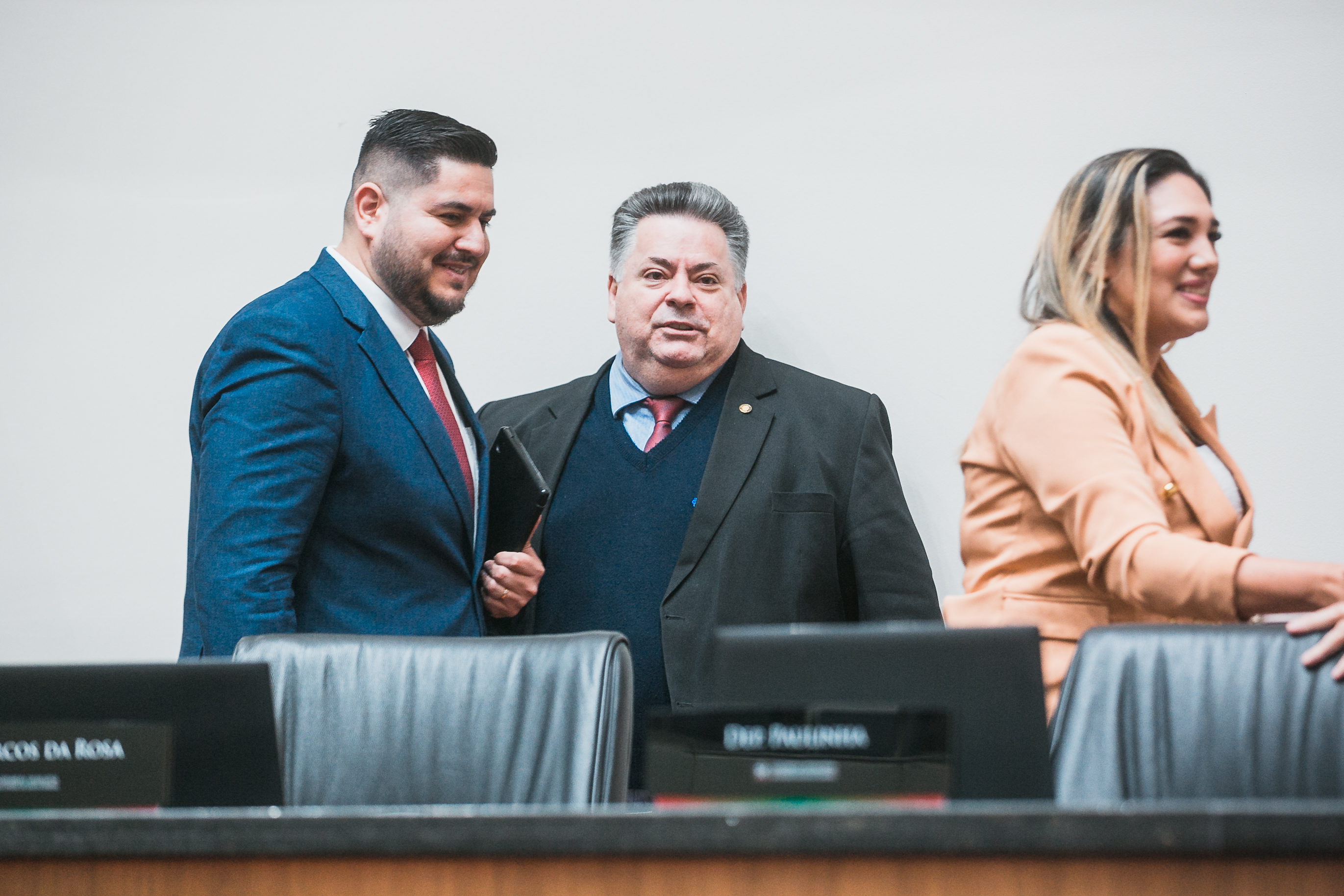 Suspensão de Sessão - Pastor Jorge Carrasco