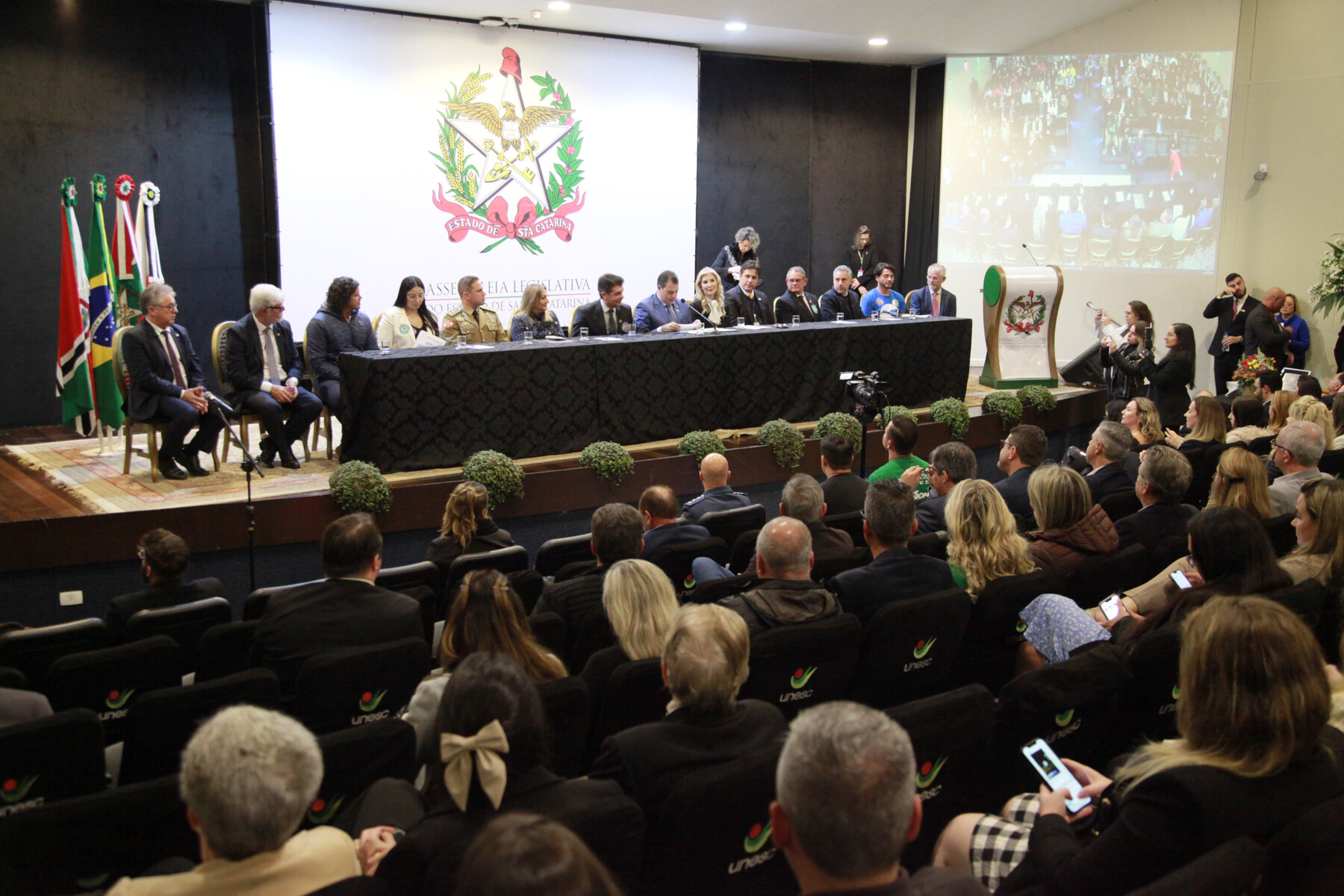 Parlamento homenageia 55 anos da Unesc, em Criciúma