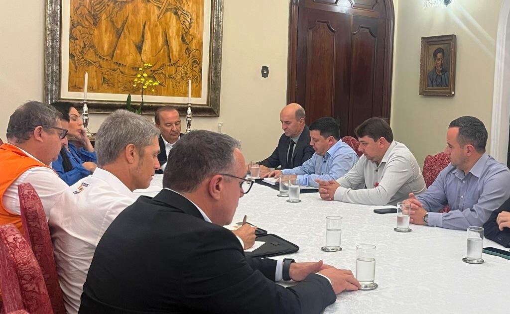Governador anuncia liberação de R$ 3 mi para Praia Grande após fortes chuvas