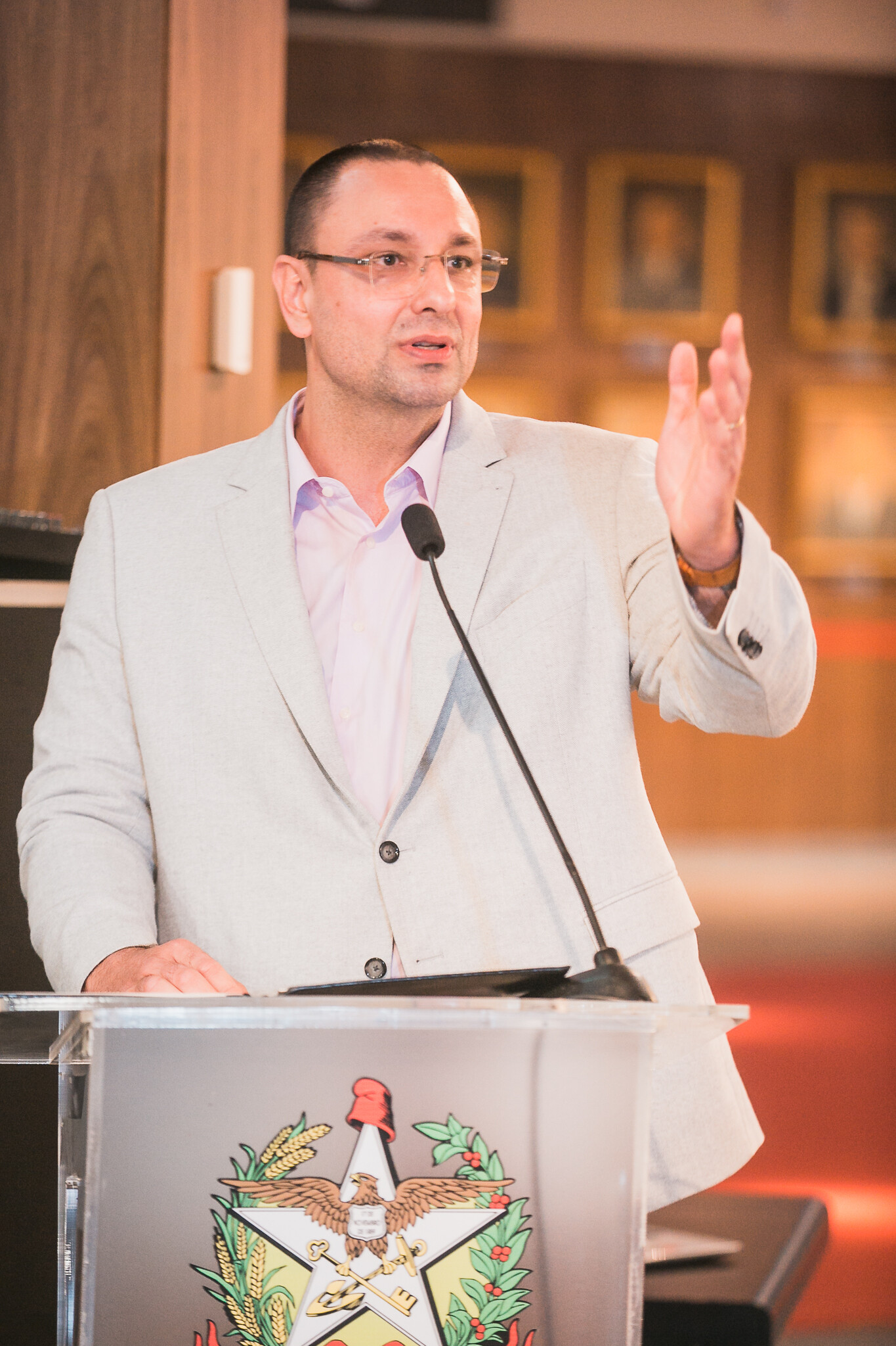 Defensor público estadual Ralf Guimarães Zimmer Junior, autor da obra