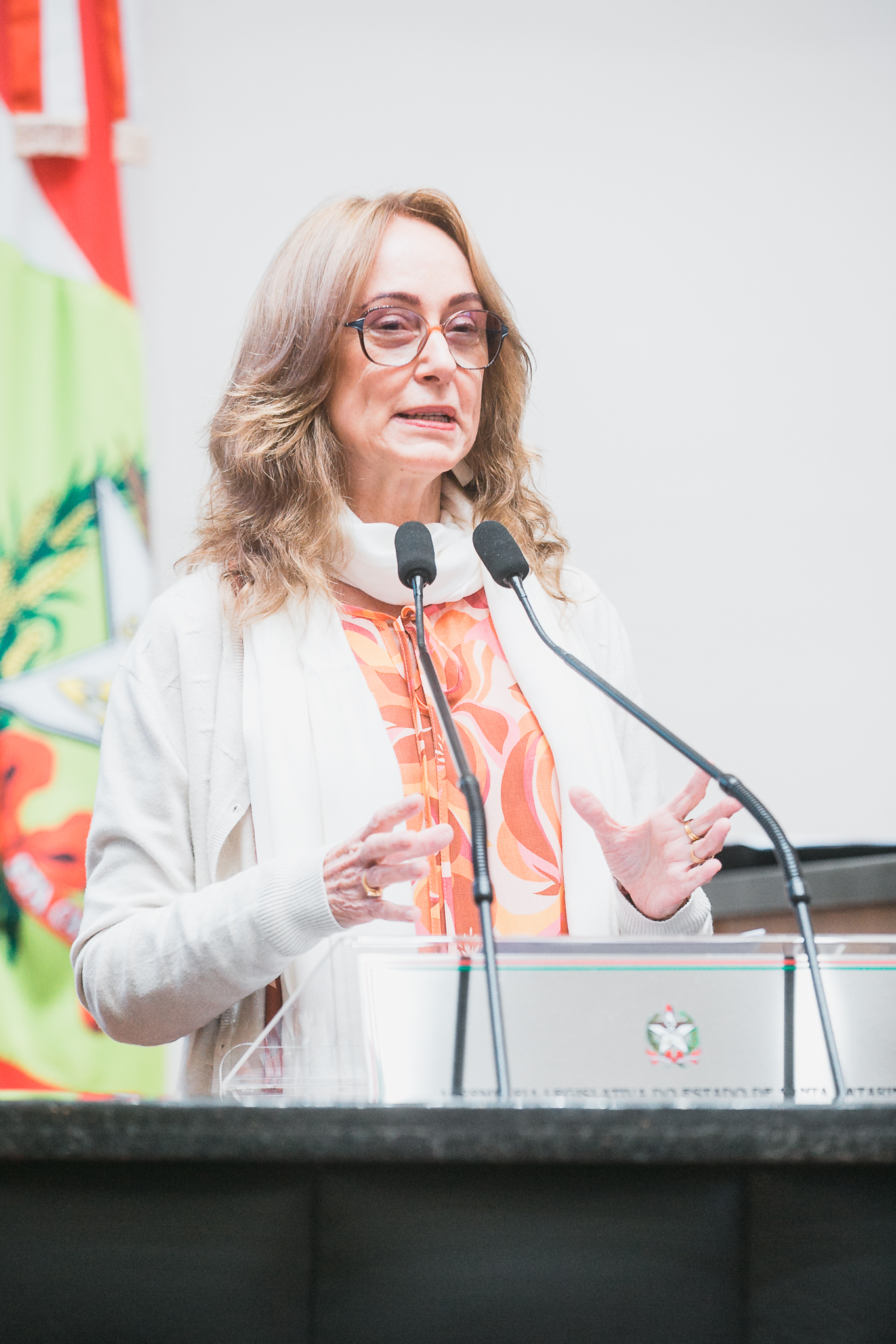Suspensão da Sessão - Dra. Mariza Azanello Fontes, Docente da Fundação Logosófica