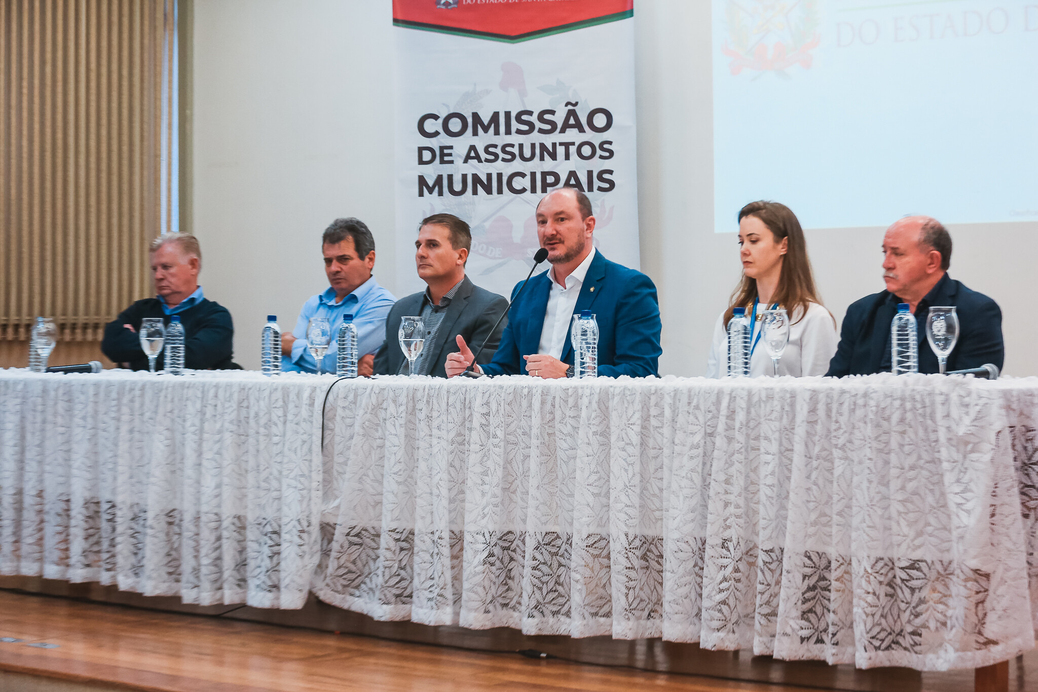 Investimentos de R$ 40 mi em 500 km de rede trifásica pautam audiência de Joaçaba