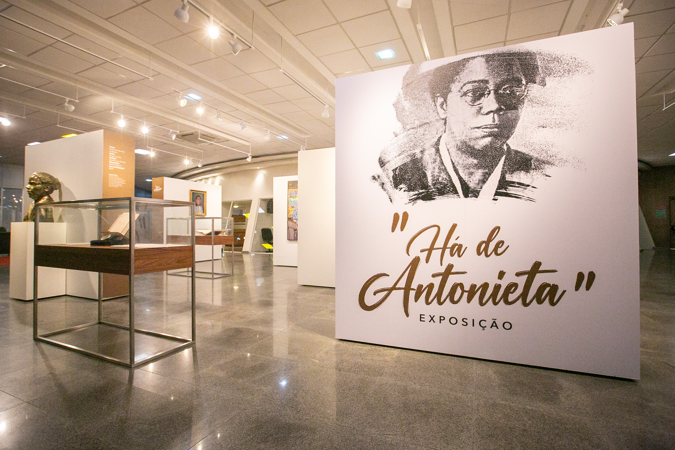 EXPOSIÇÃO – Há de Antonieta