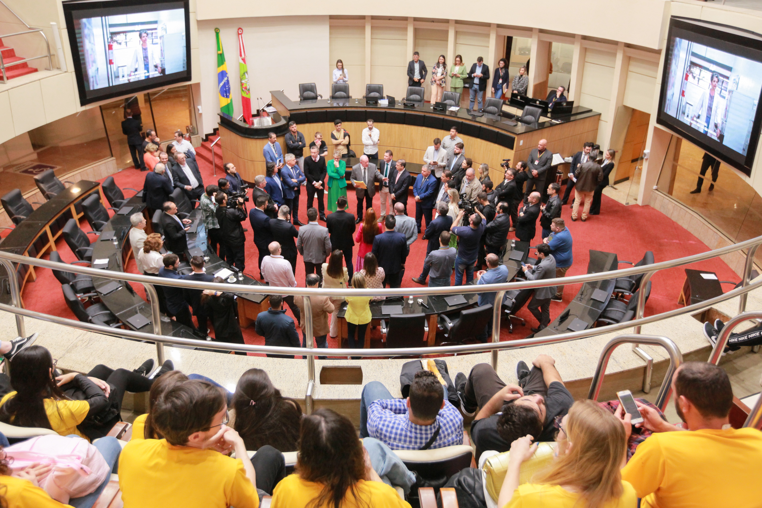 Comissão Conjunta: CCJ, Finanças e Educação