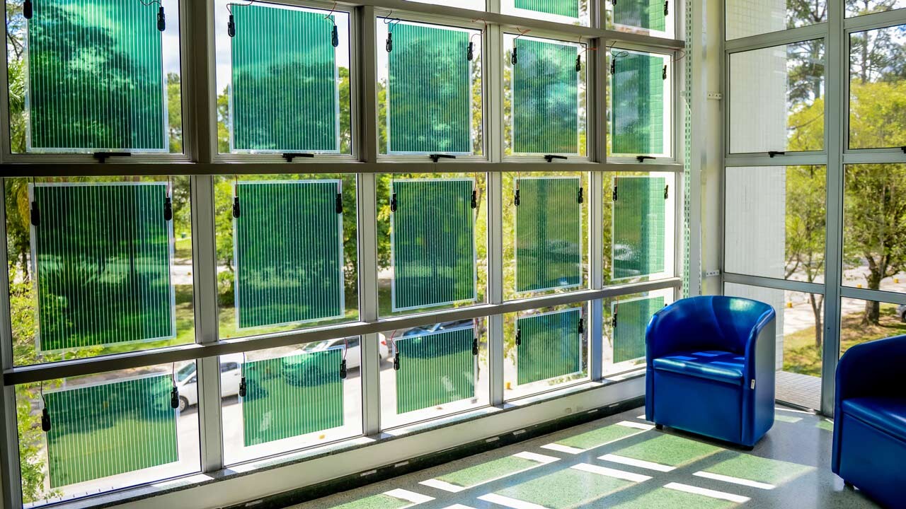 Nova produção de células solares triplica eficiência na conversão da luz em eletricidade
