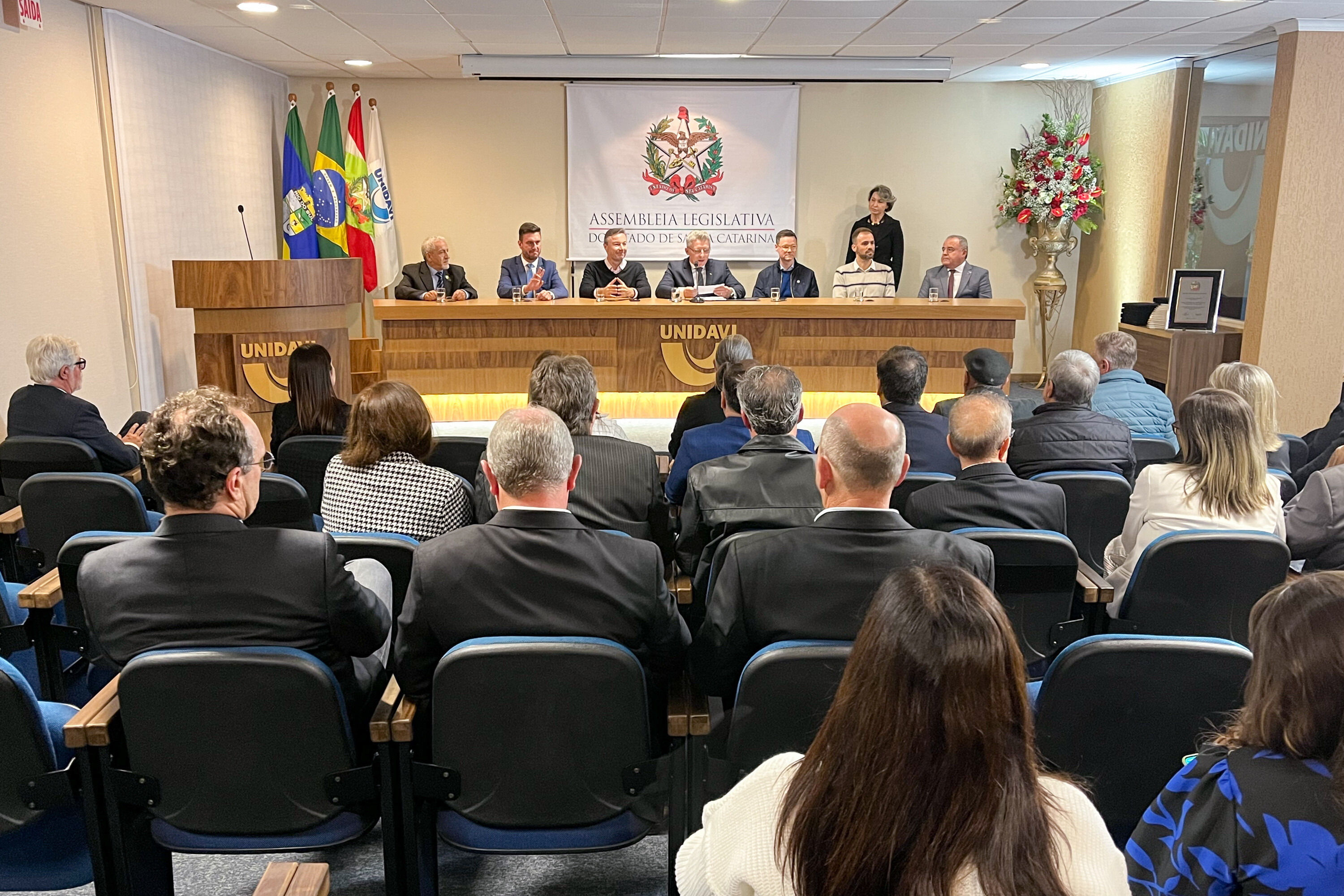 Alesc homenageia Unidavi pelos 57 anos de fundação