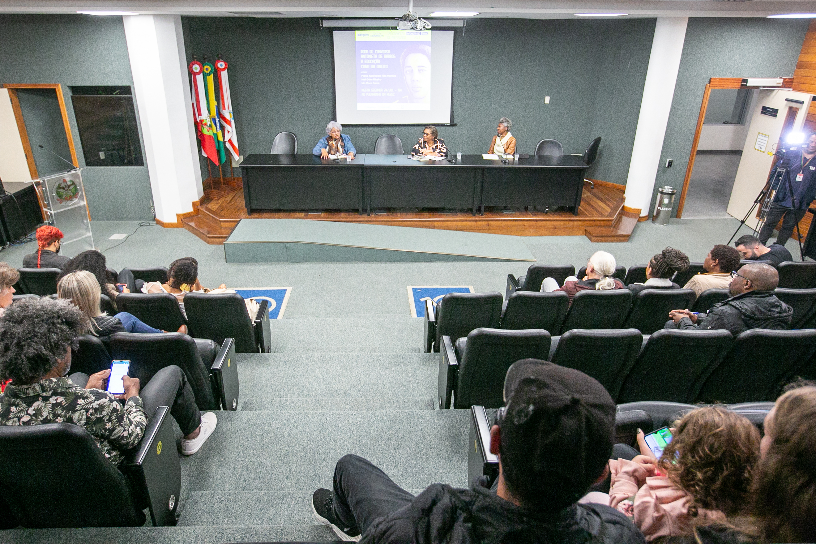 RODA DE CONVERVERSA - Antonieta de Barros: a Educação como Direito