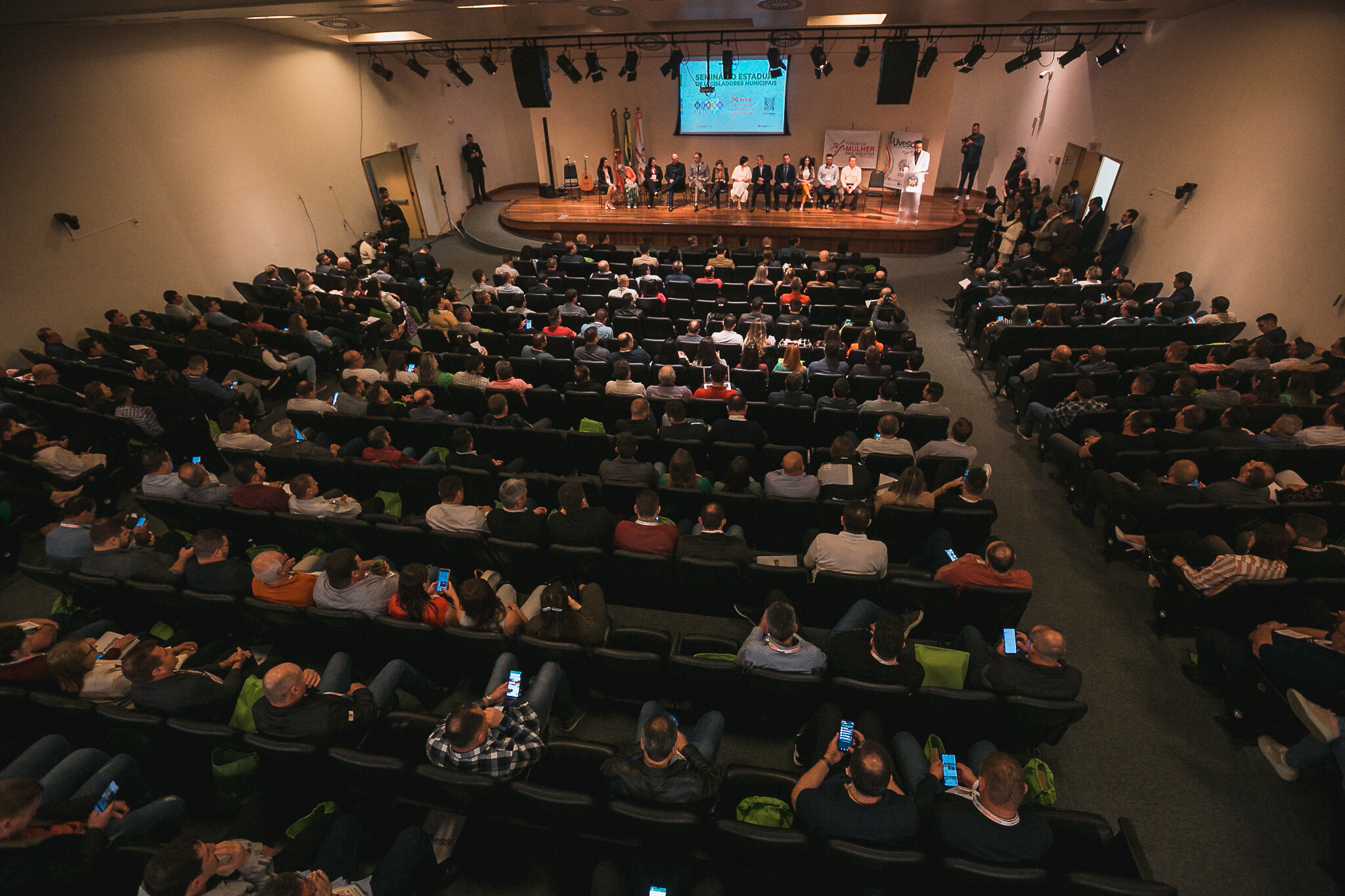 Protagonismo do legislativo municipal e 50 anos da Uvesc pautam encontro estadual de vereadores