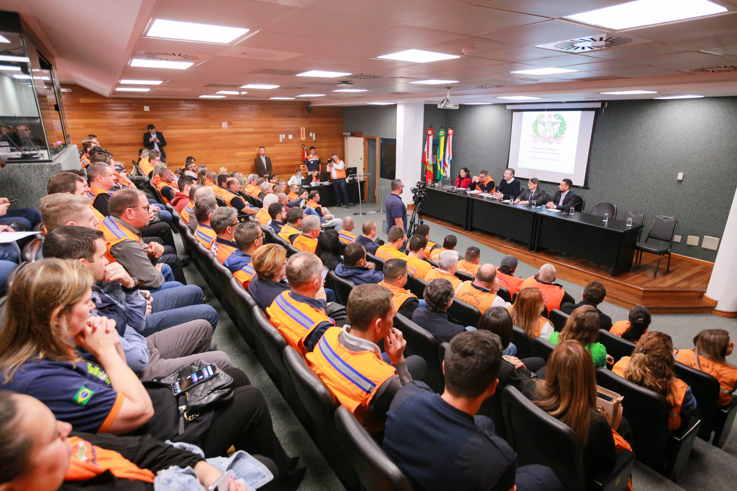 Audiência Pública para discutir a atuação do Estado nas ações da Defesa Civil nos Município