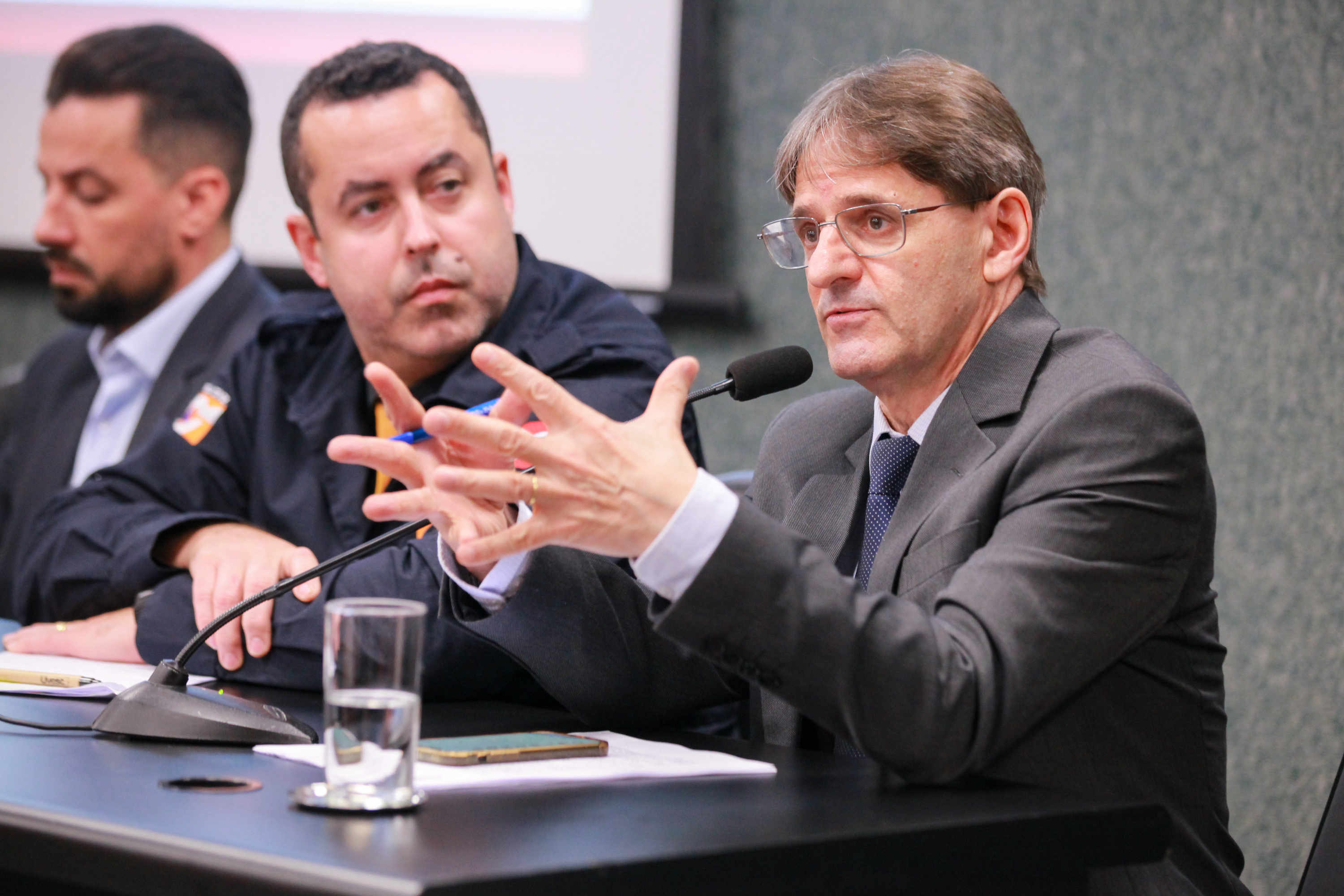Audiência Pública para discutir a atuação do Estado nas ações da Defesa Civil nos Município