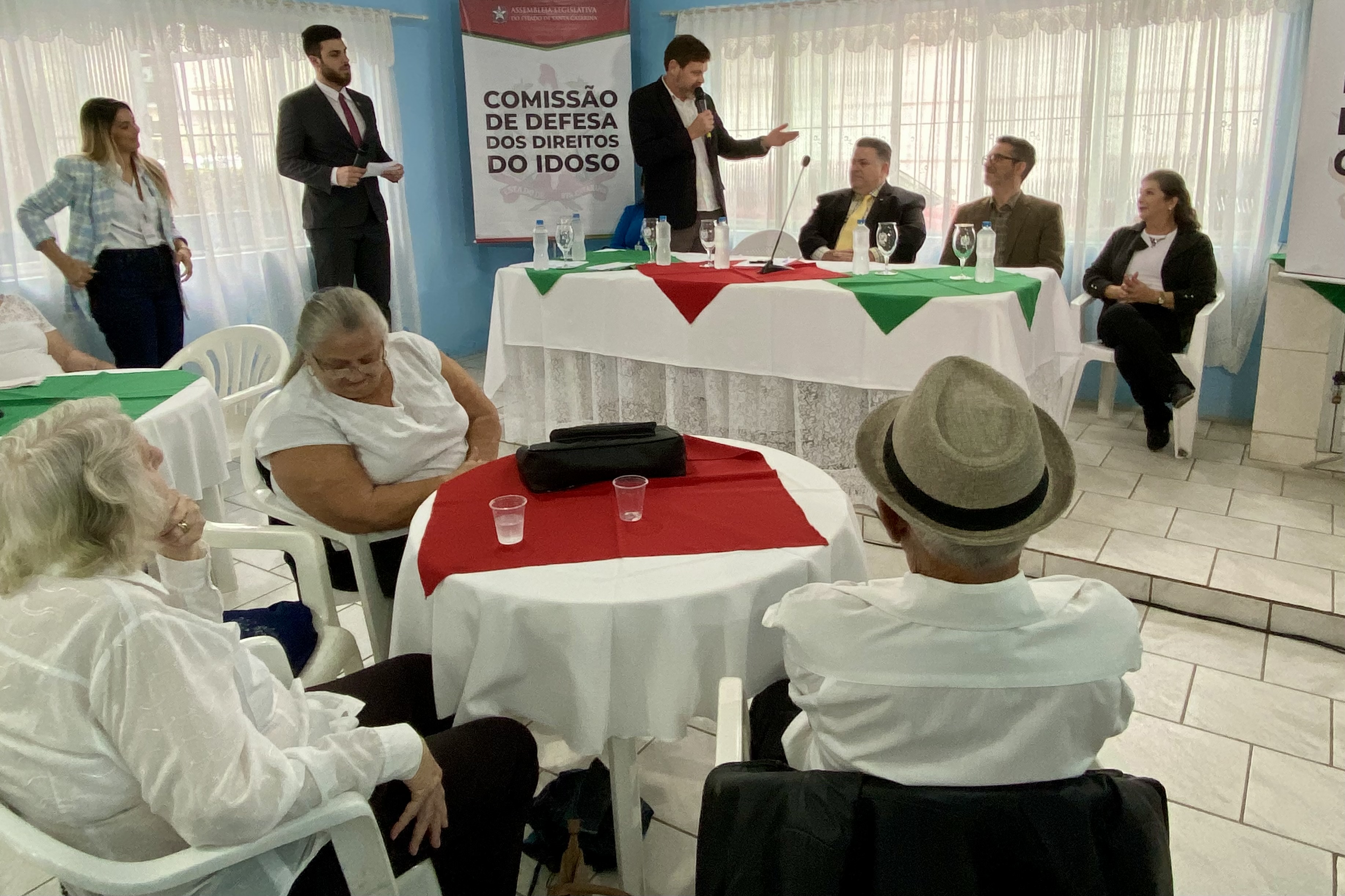 Combate à Violência contra o Idoso