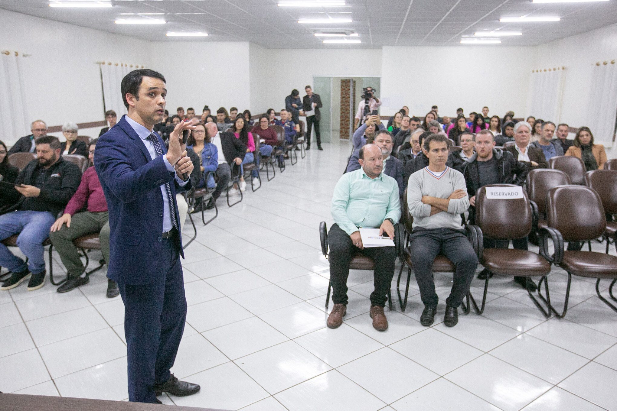Audiência debate implantação de escola cívico-militar em Herval d’Oeste