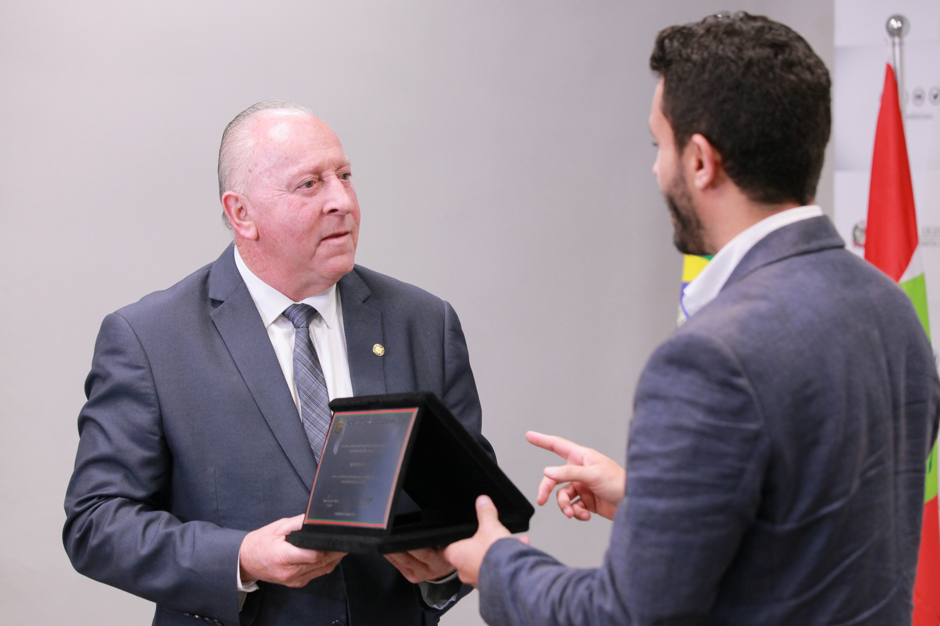 Industrial Rex recebe homenagem de Deputado Oscar Gutz
