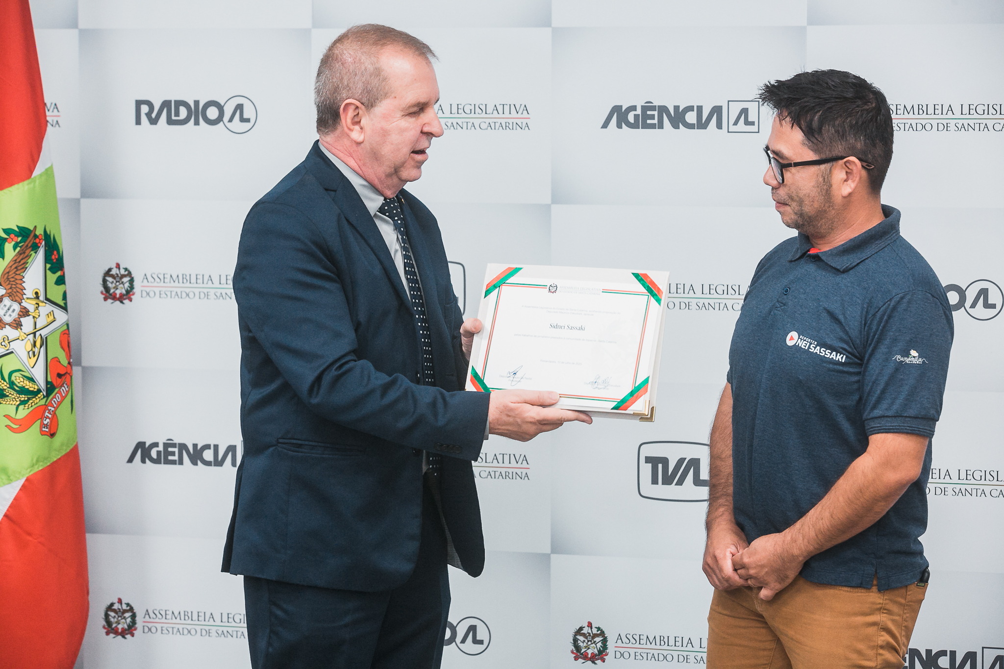 Moção de Aplauso - Repórter Sidnei Sassaki da cidade de Itapema  - Dep. Maurício Eskudlark