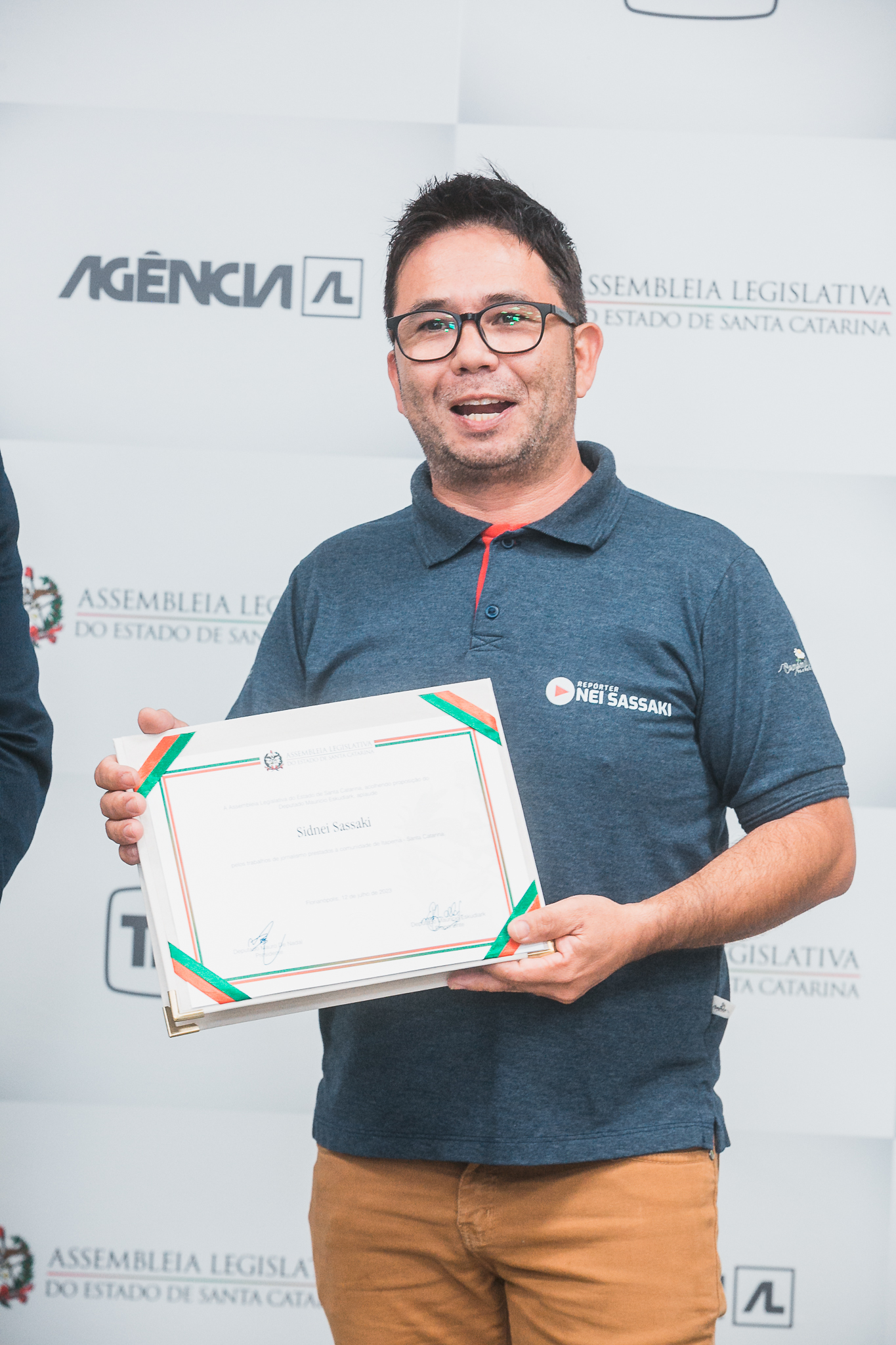 Moção de Aplauso - Repórter Sidnei Sassaki da cidade de Itapema  - Dep. Maurício Eskudlark